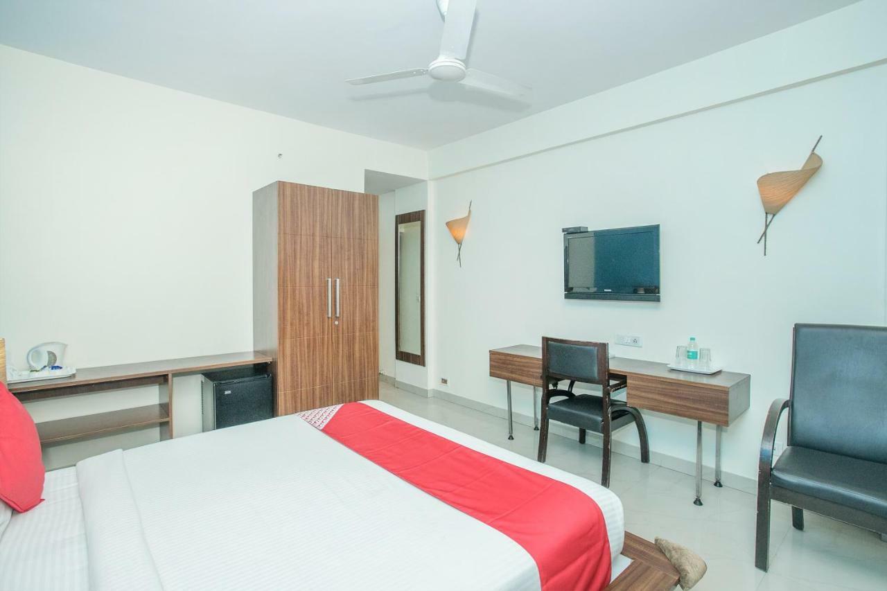 Capital O 14972 Ekaa Hotel 3*