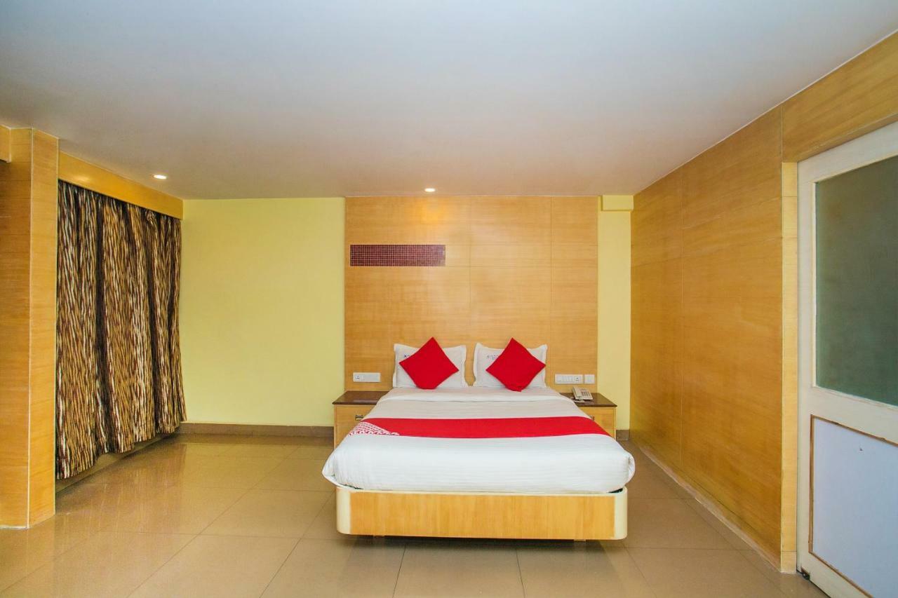 Hotel Oyo 16557 Sri Krishna International 3*