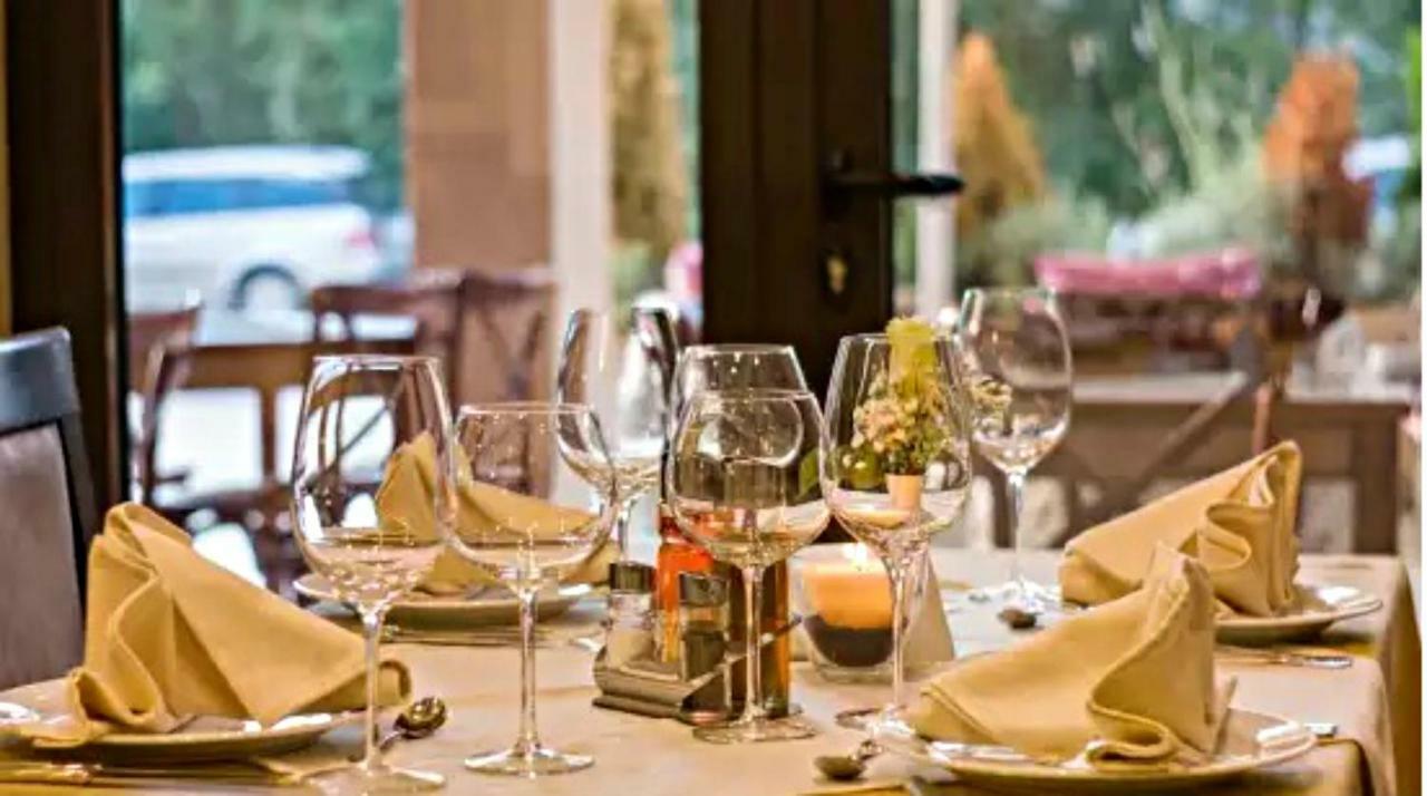 Hotel Chris Whitefield 4*