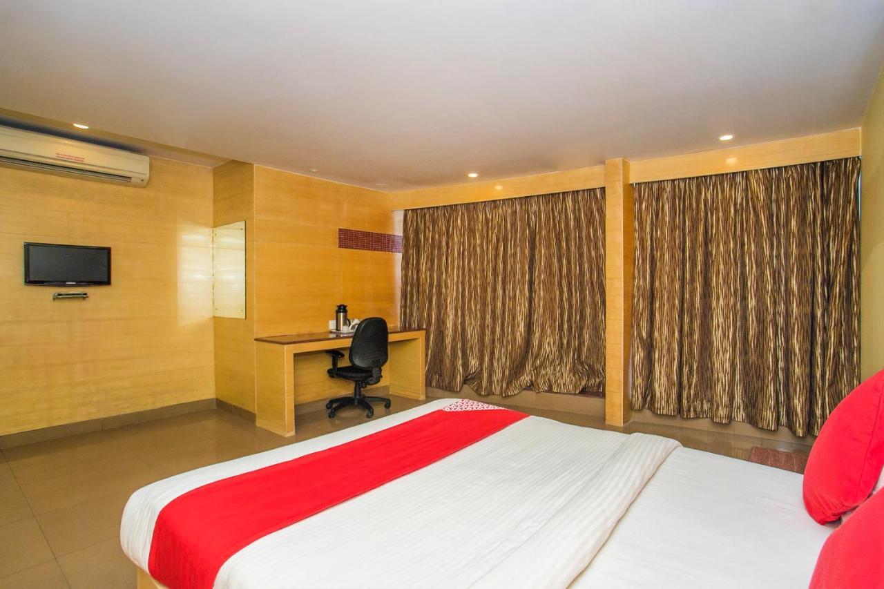 Oyo 16557 Sri Krishna International Hotel