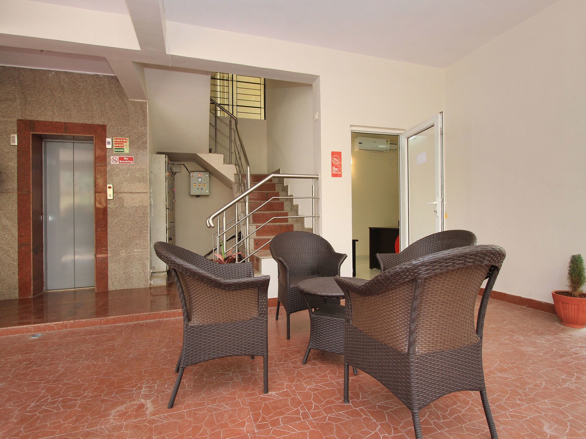 Oyo 12962 Mafroosha Corporate Apartment Bangalore