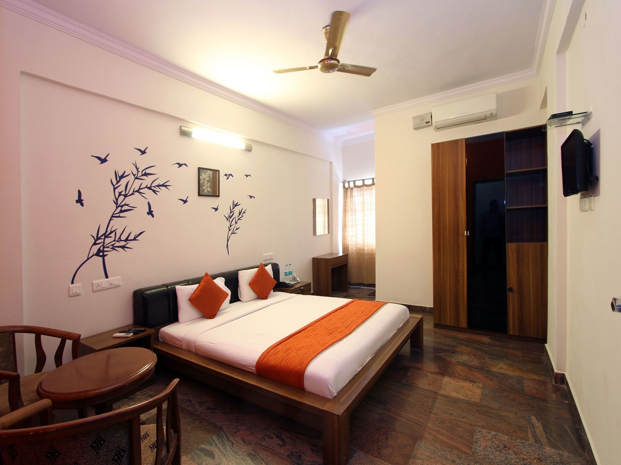 Hotel Super Collection O Goyal Residency