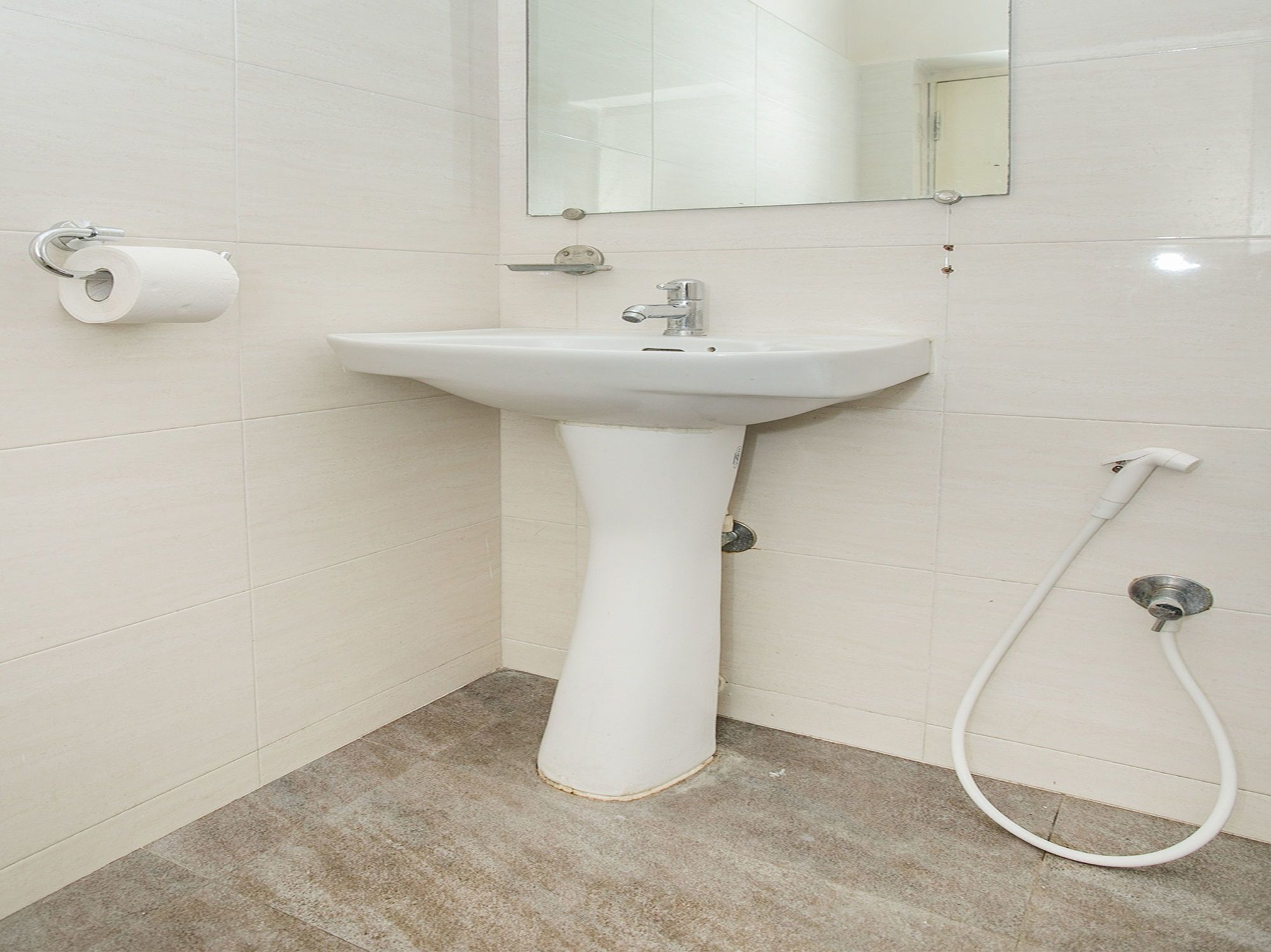Oyo 10722 Simera Service Apartment Bangalore