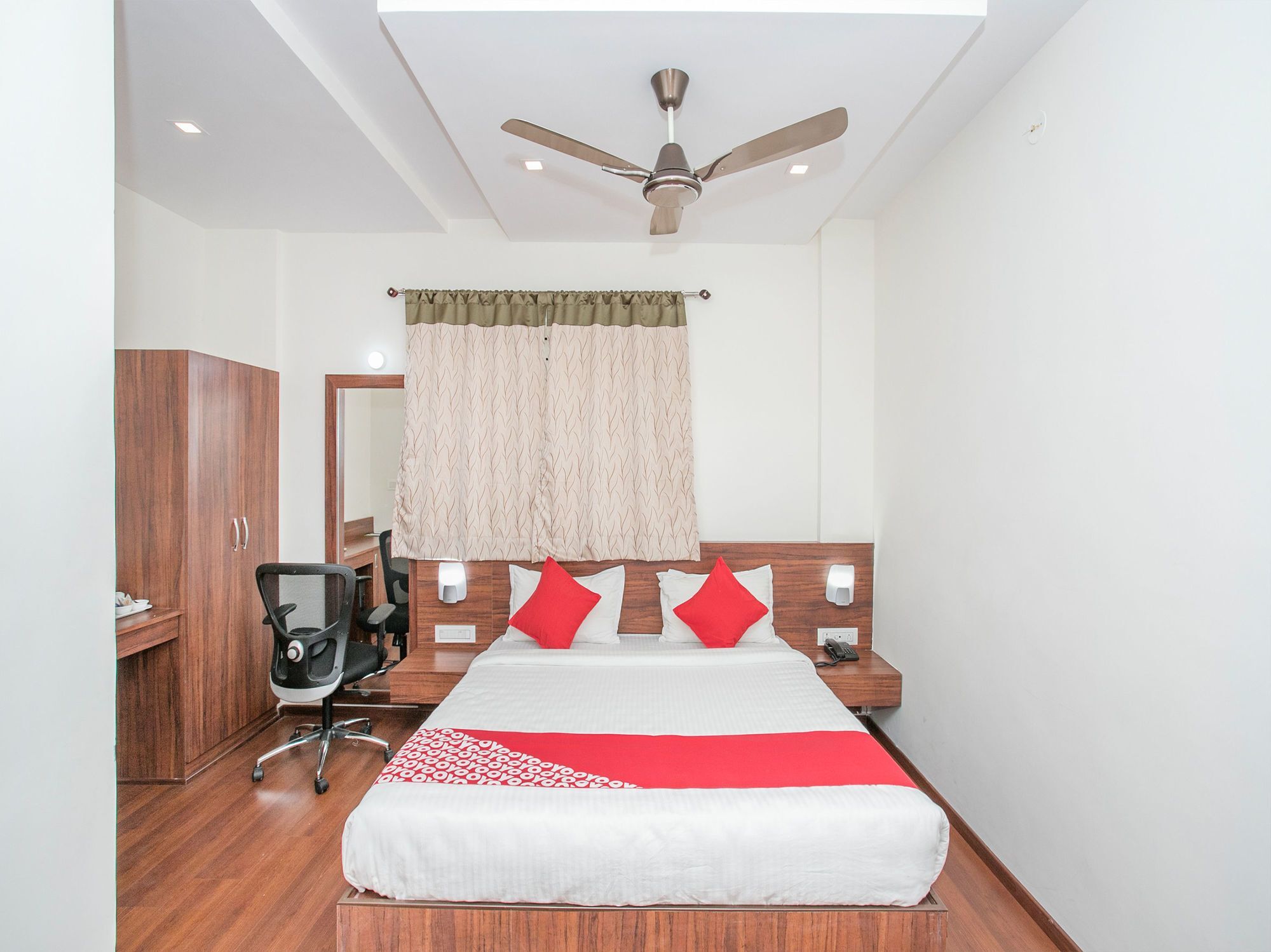 Hotel Oyo 15865 Passport 3*