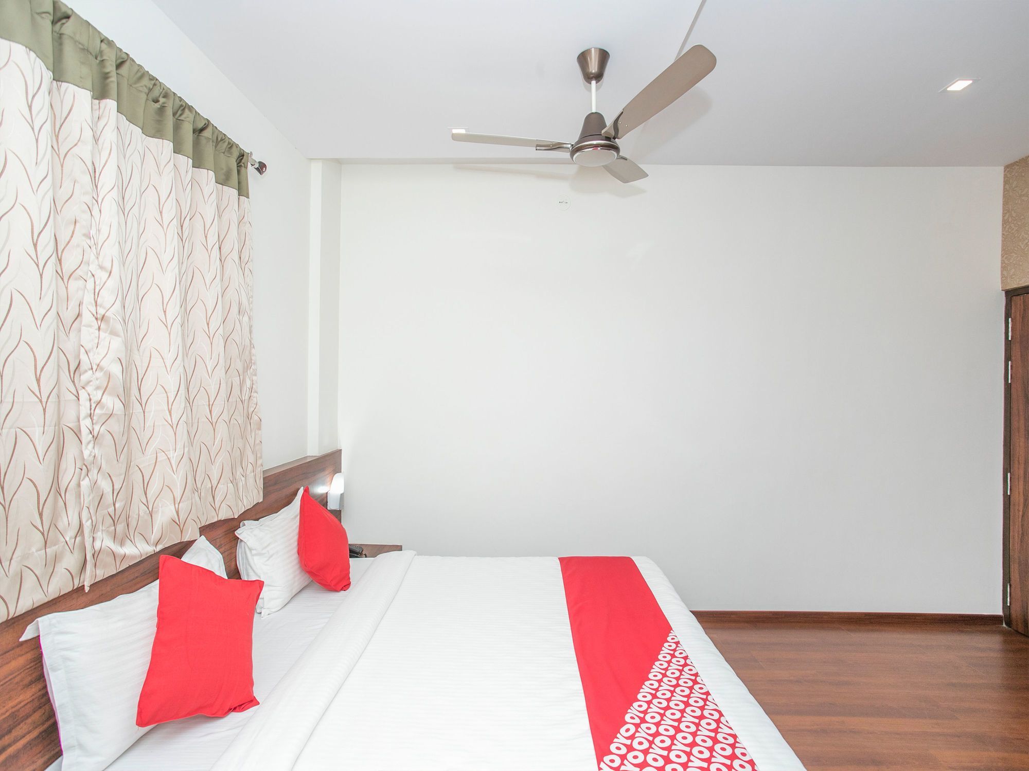 Oyo 15865 Passport Hotel Bangalore