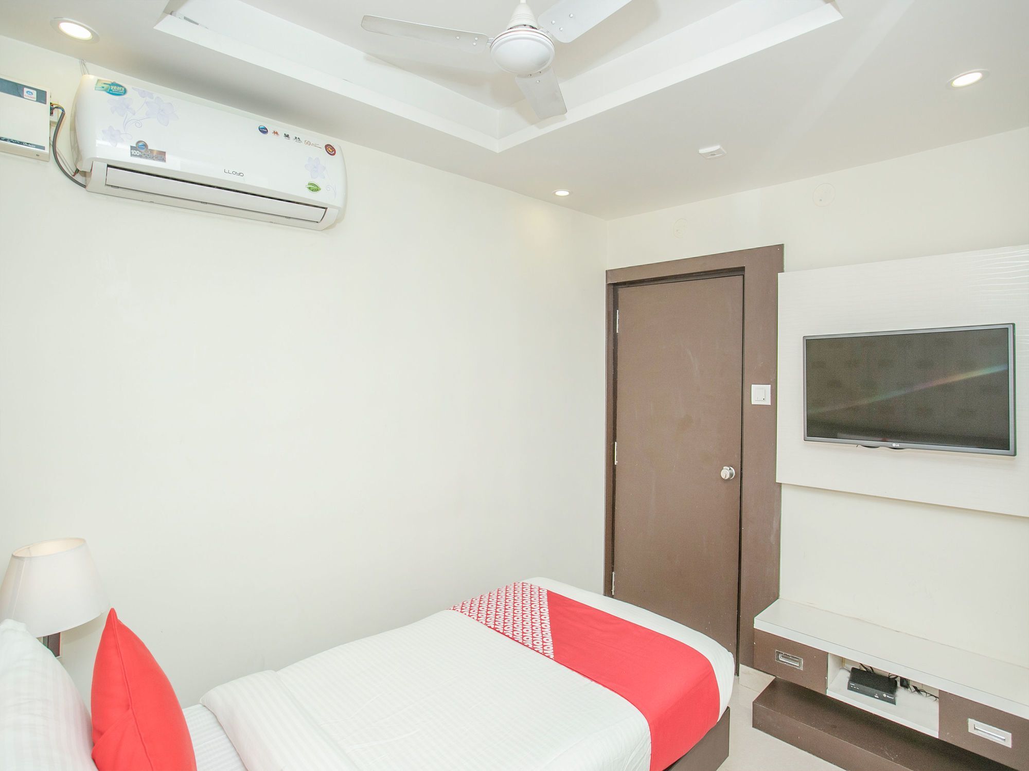 Hotel Oyo 13786 Rekha Residency Bangalore