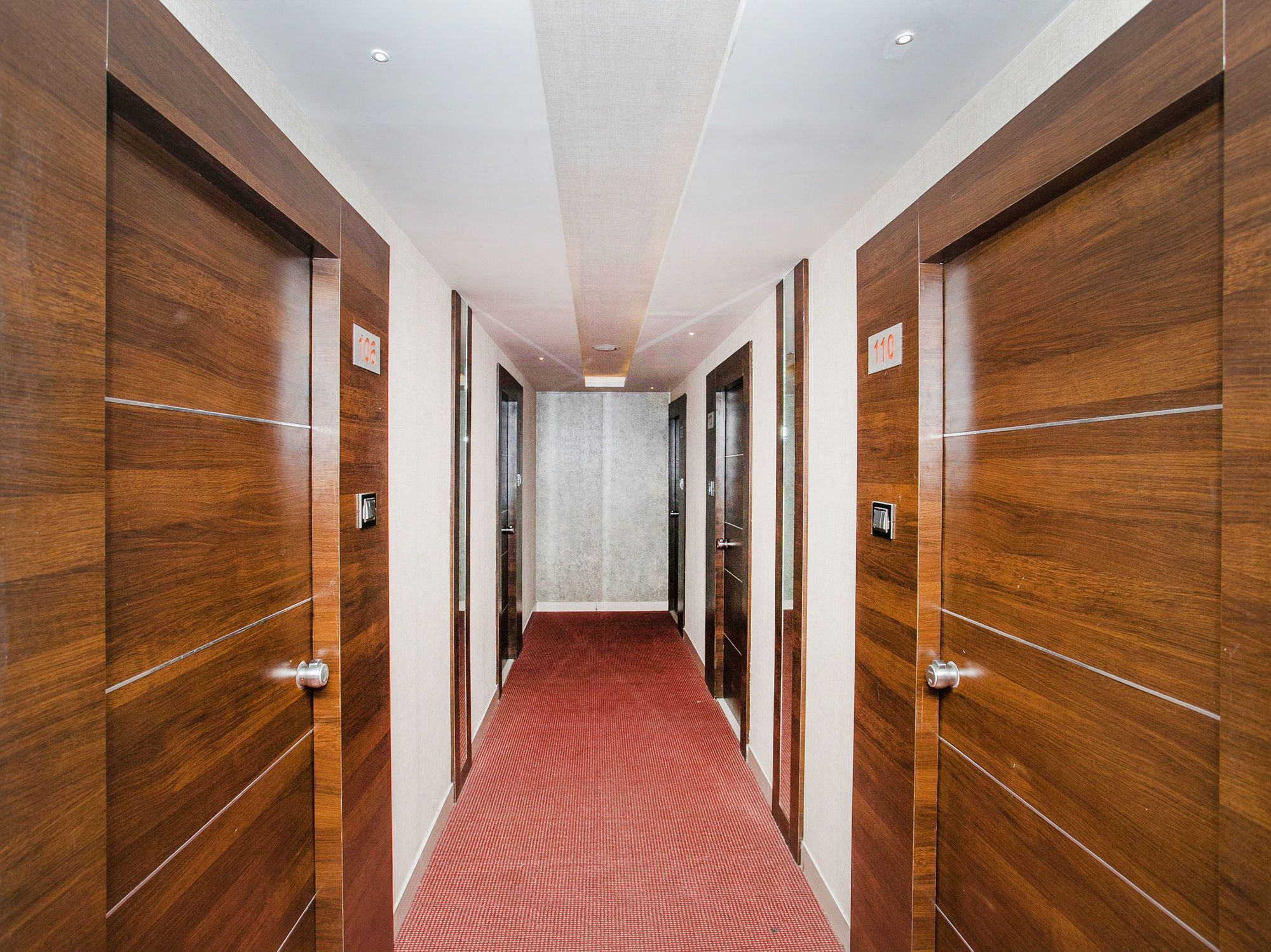 Oyo 13786 Rekha Residency 2*