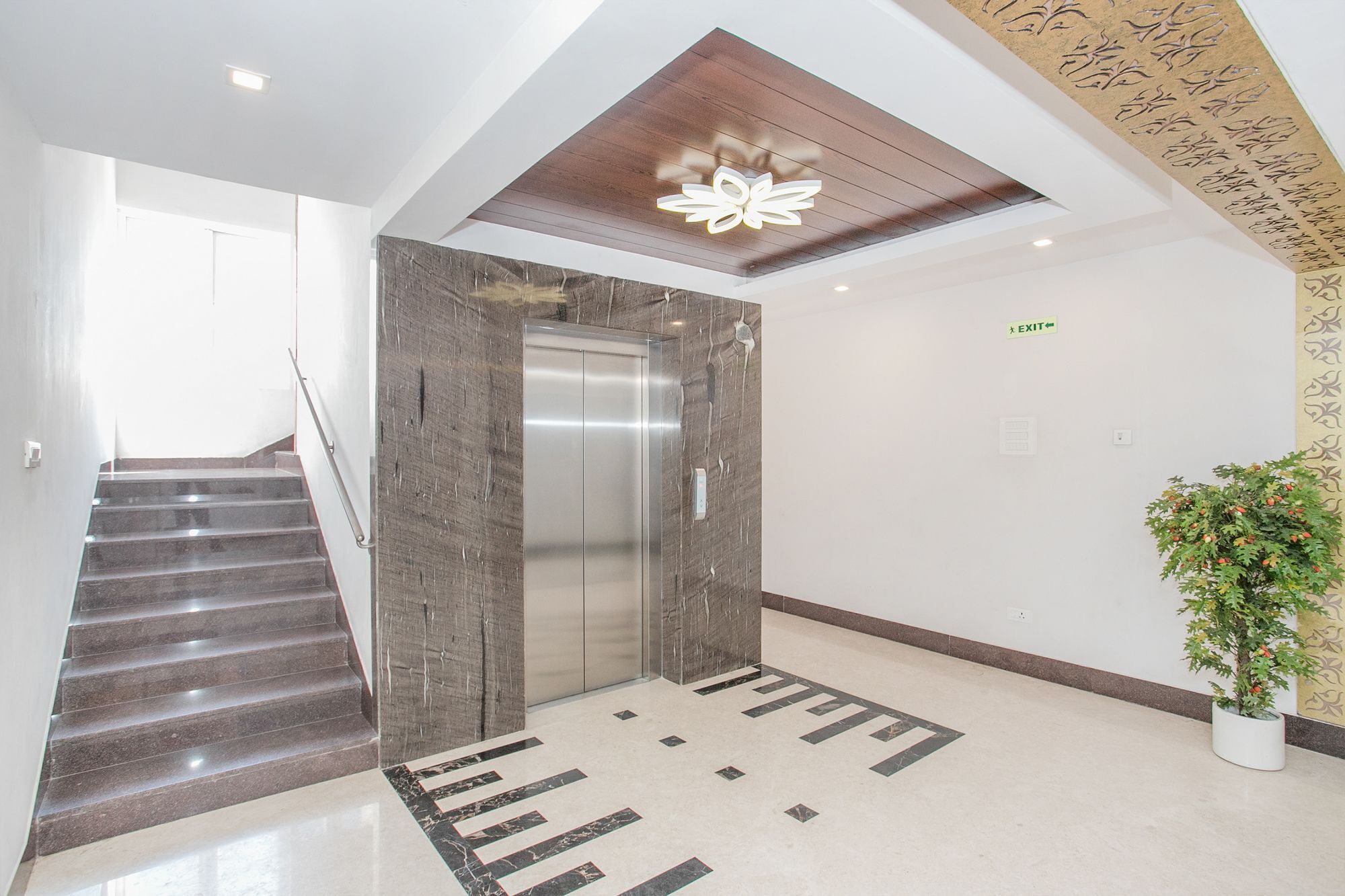 West Hotel 3*
