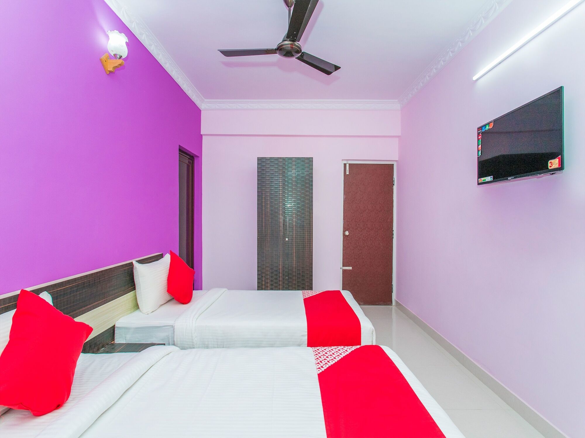 Hotel Oyo 16842 Brahma