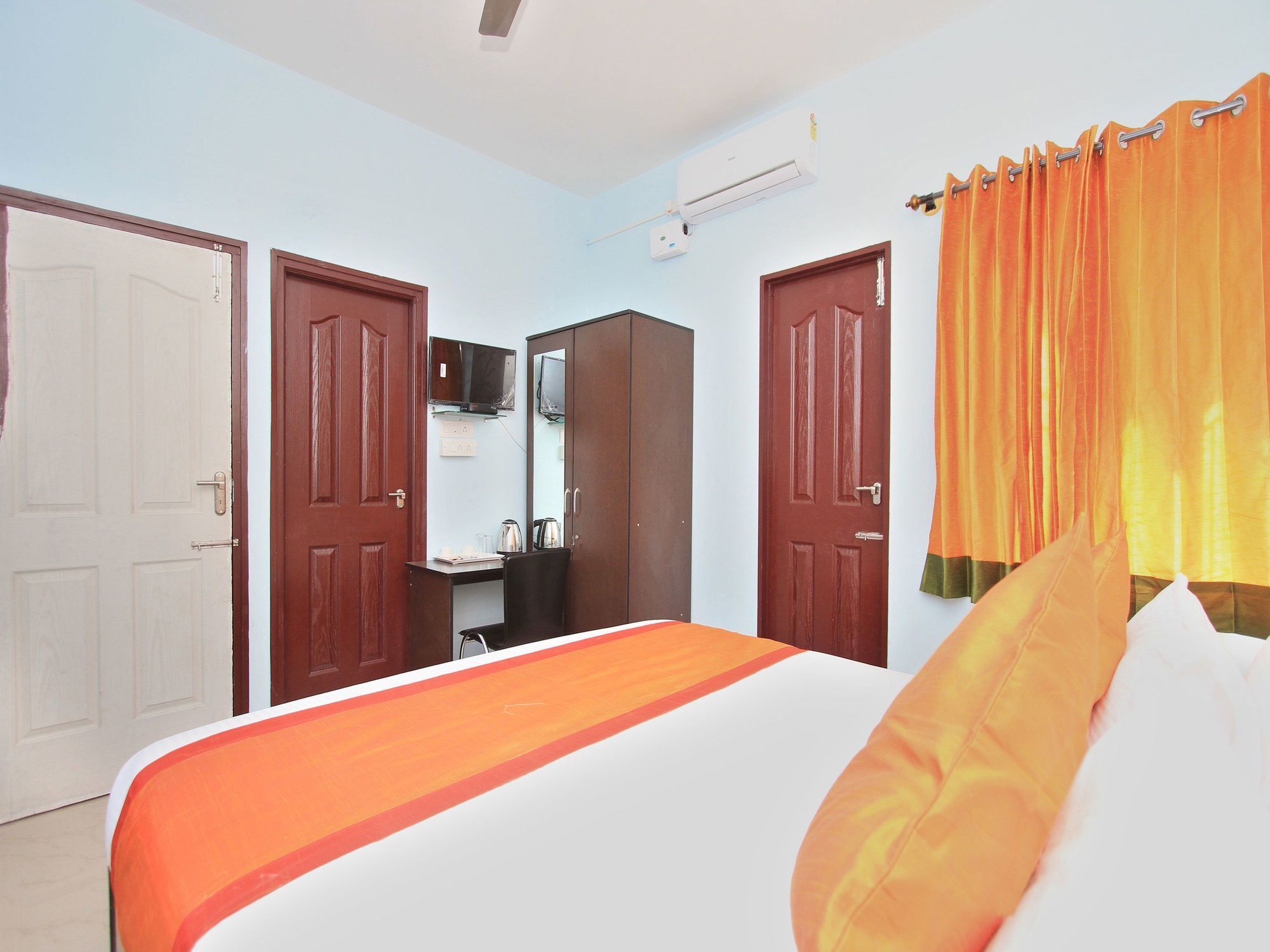 Hotel Oyo 11058 Shelton Manayata 3*