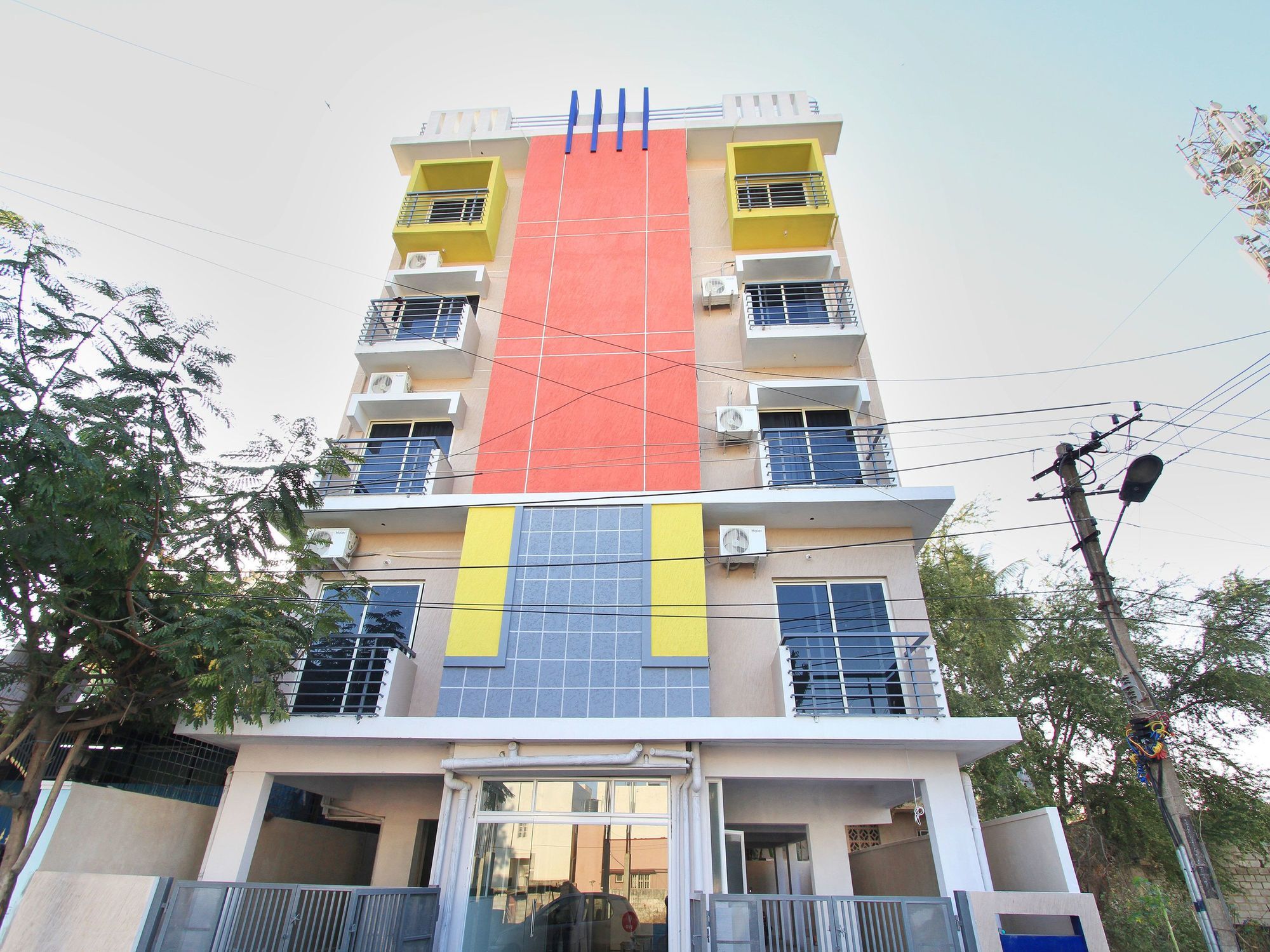 Oyo 11058 Shelton Manayata Hotel 3*
