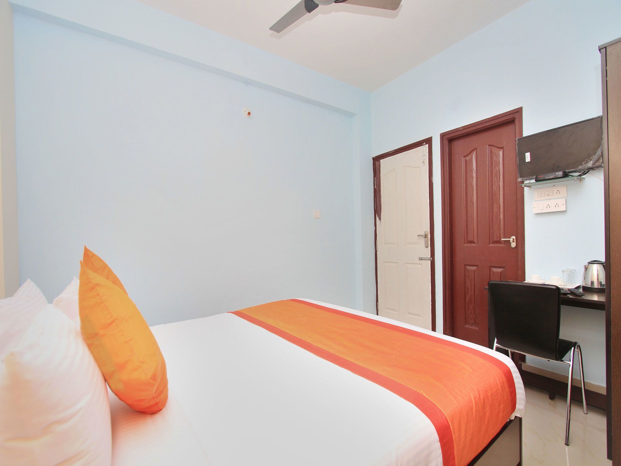 Oyo 11058 Shelton Manayata Hotel