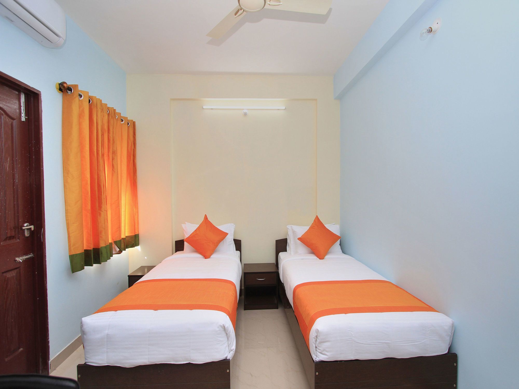 Hotel Oyo 11058 Shelton Manayata Bangalore