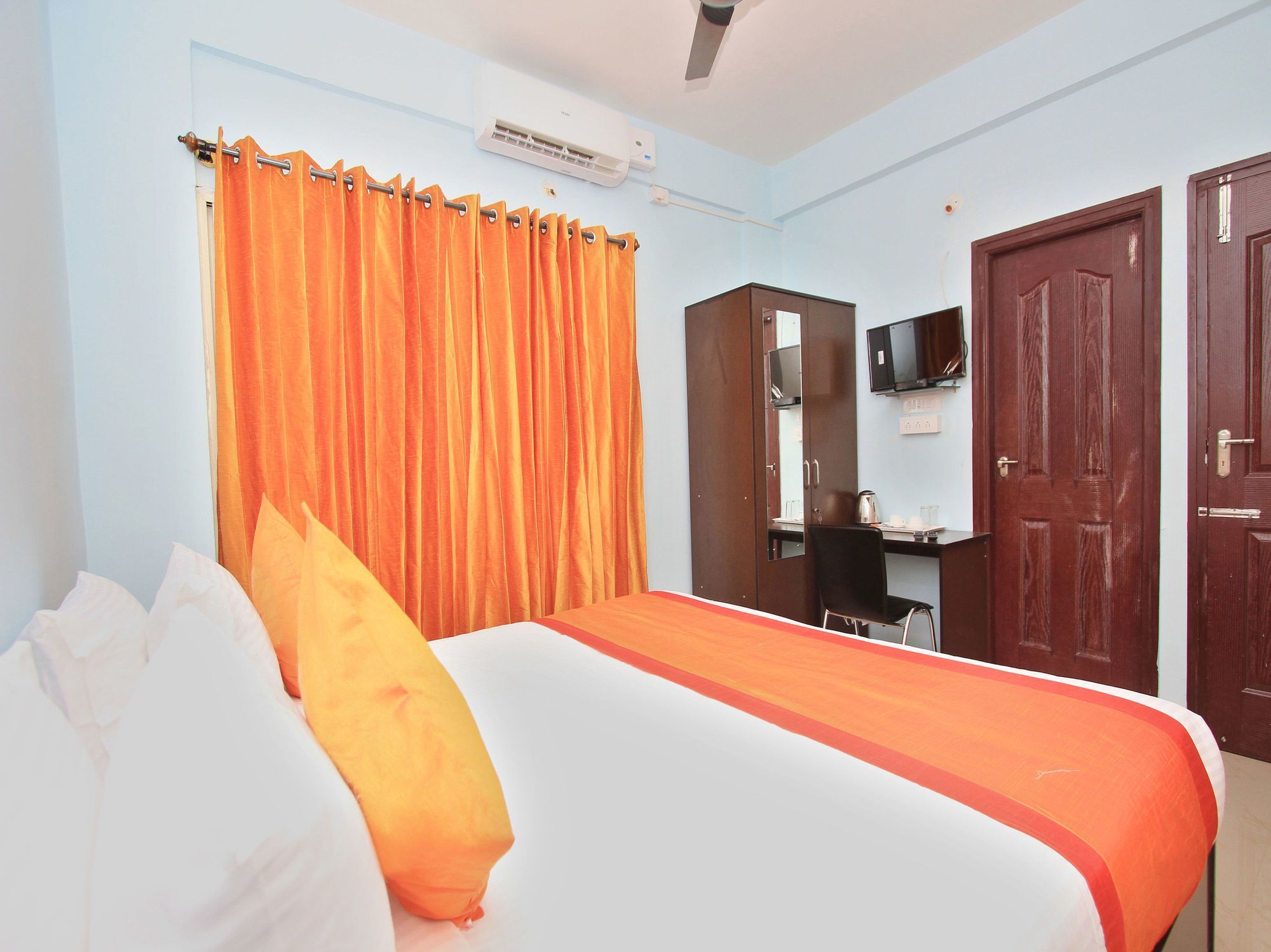Oyo 11058 Shelton Manayata Hotel