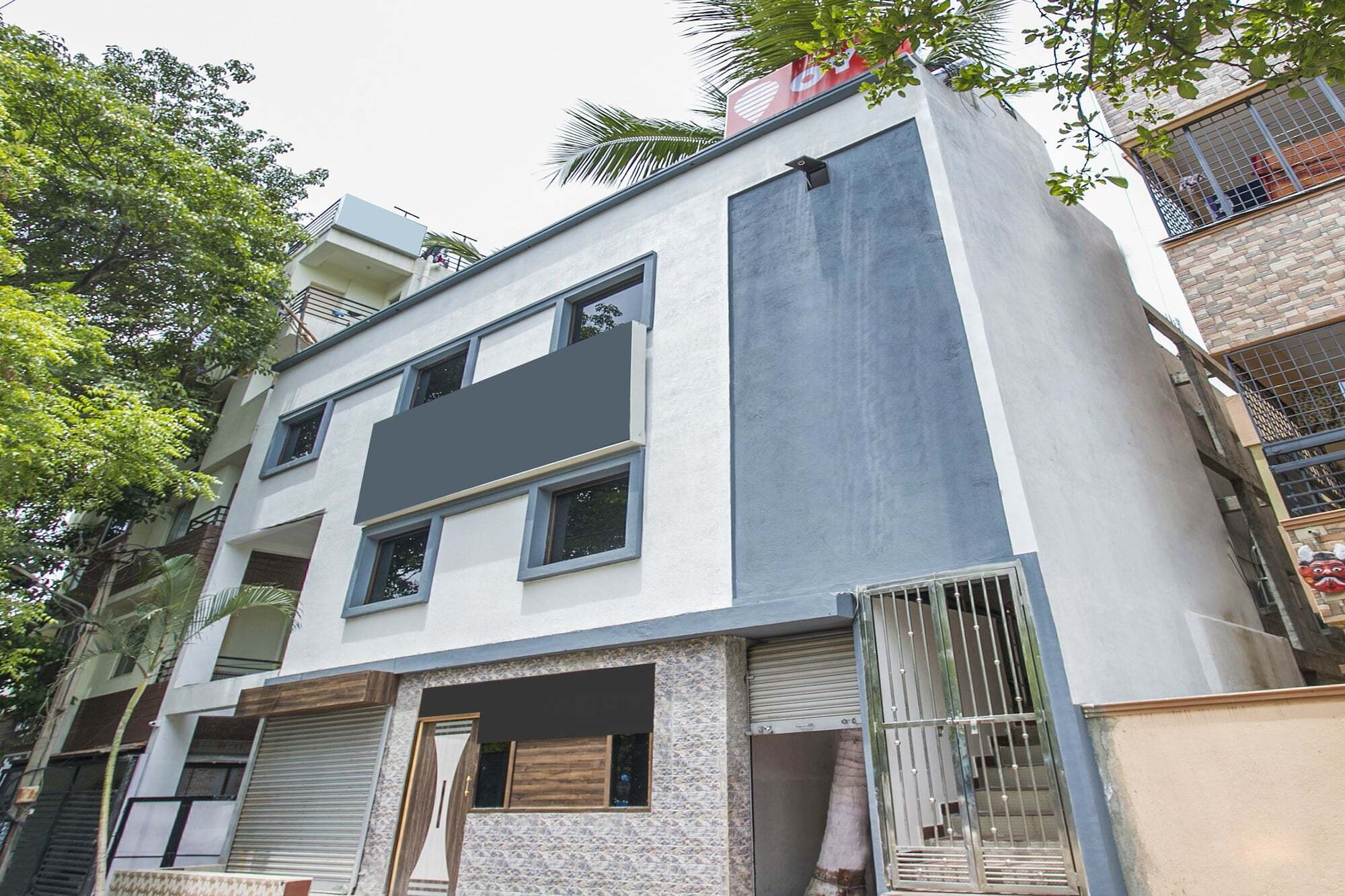 Oyo 13934 Shri Krishna Hometel Hotel