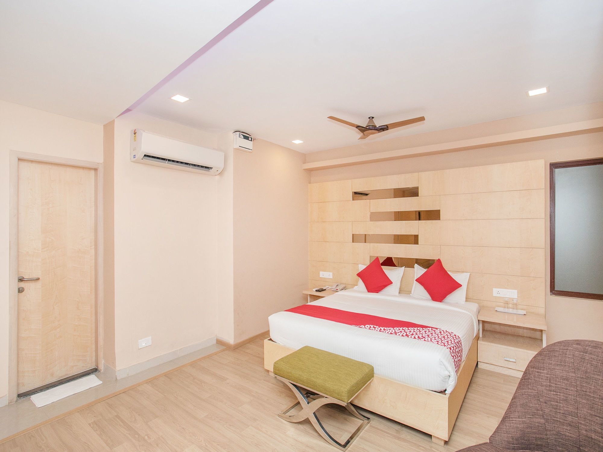 Capital O 15775 Supreme Boutique Hotel Bangalore