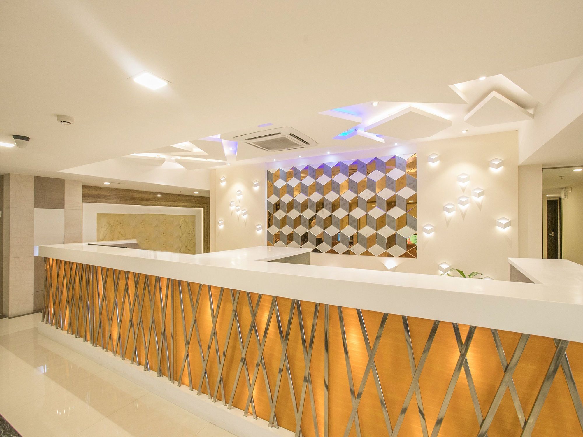 Hotel Capital O 15775 Supreme Boutique Bangalore