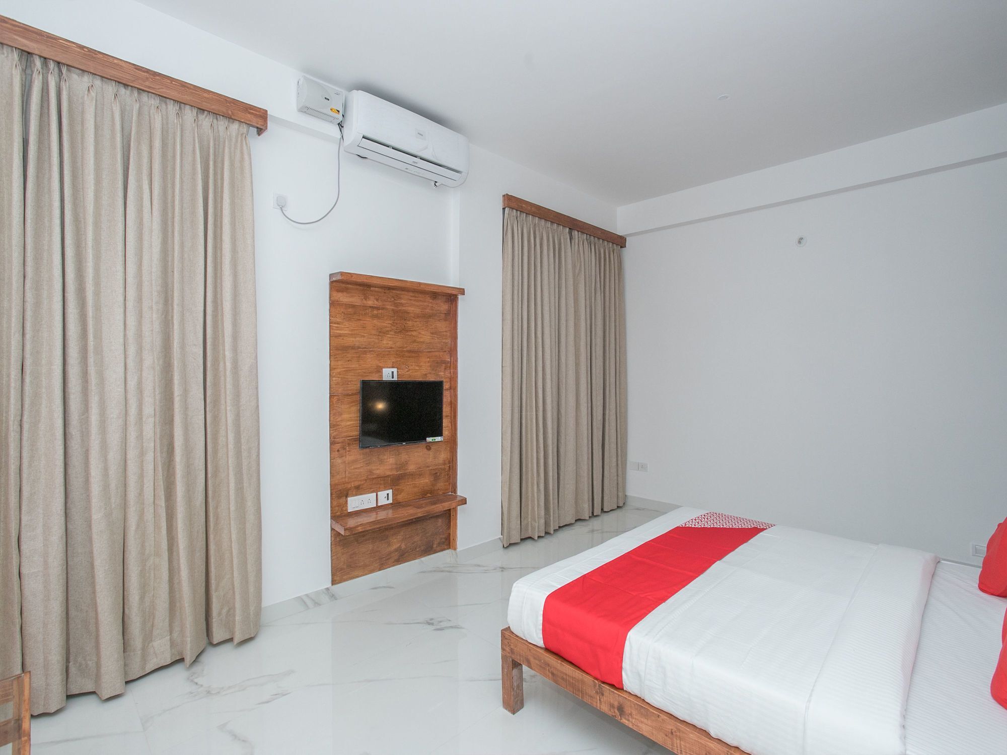 Hotel Oyo 12045 Dollars Nest 2*