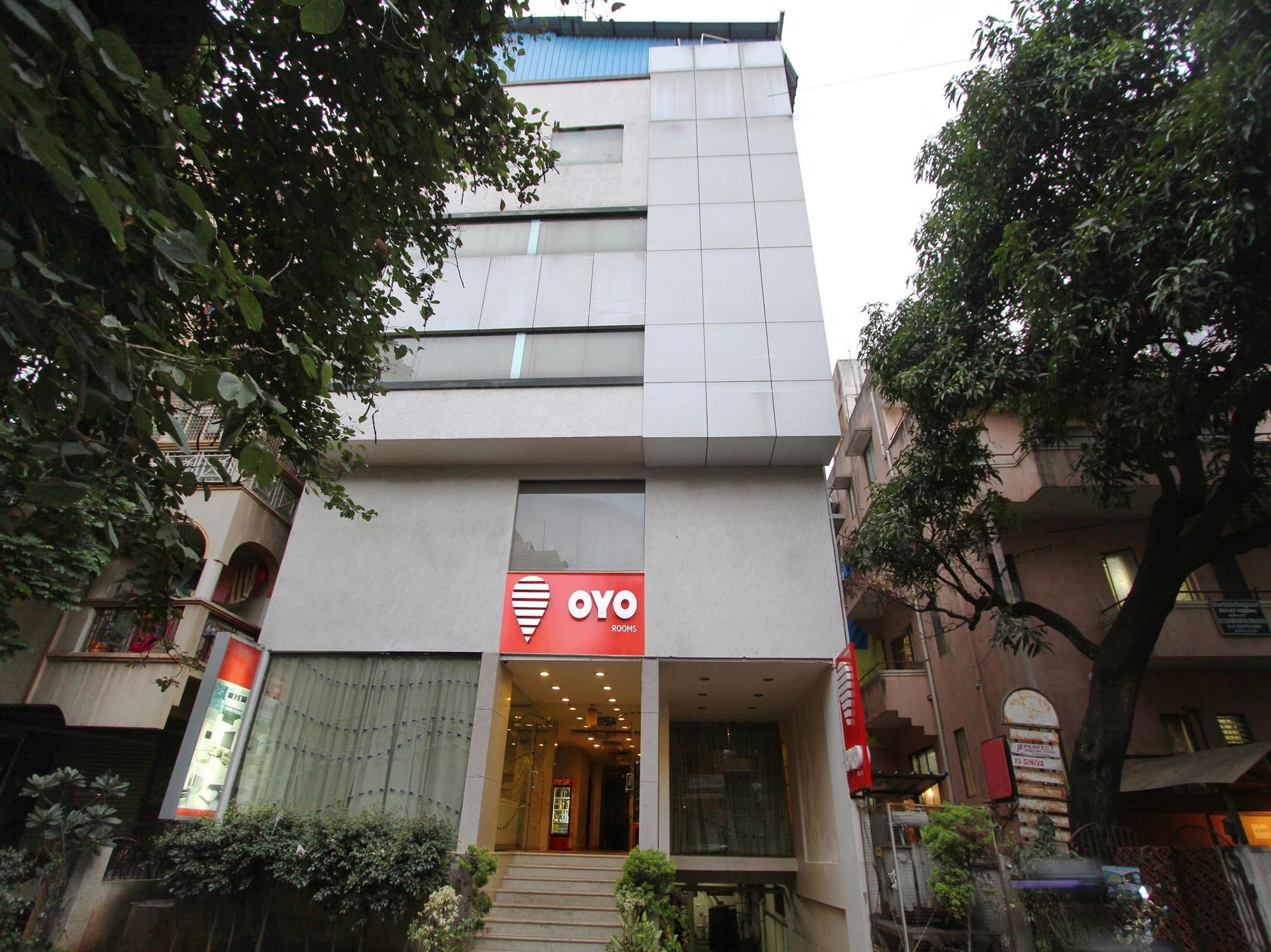 Hotel Oyo 435 Amshi International Bangalore