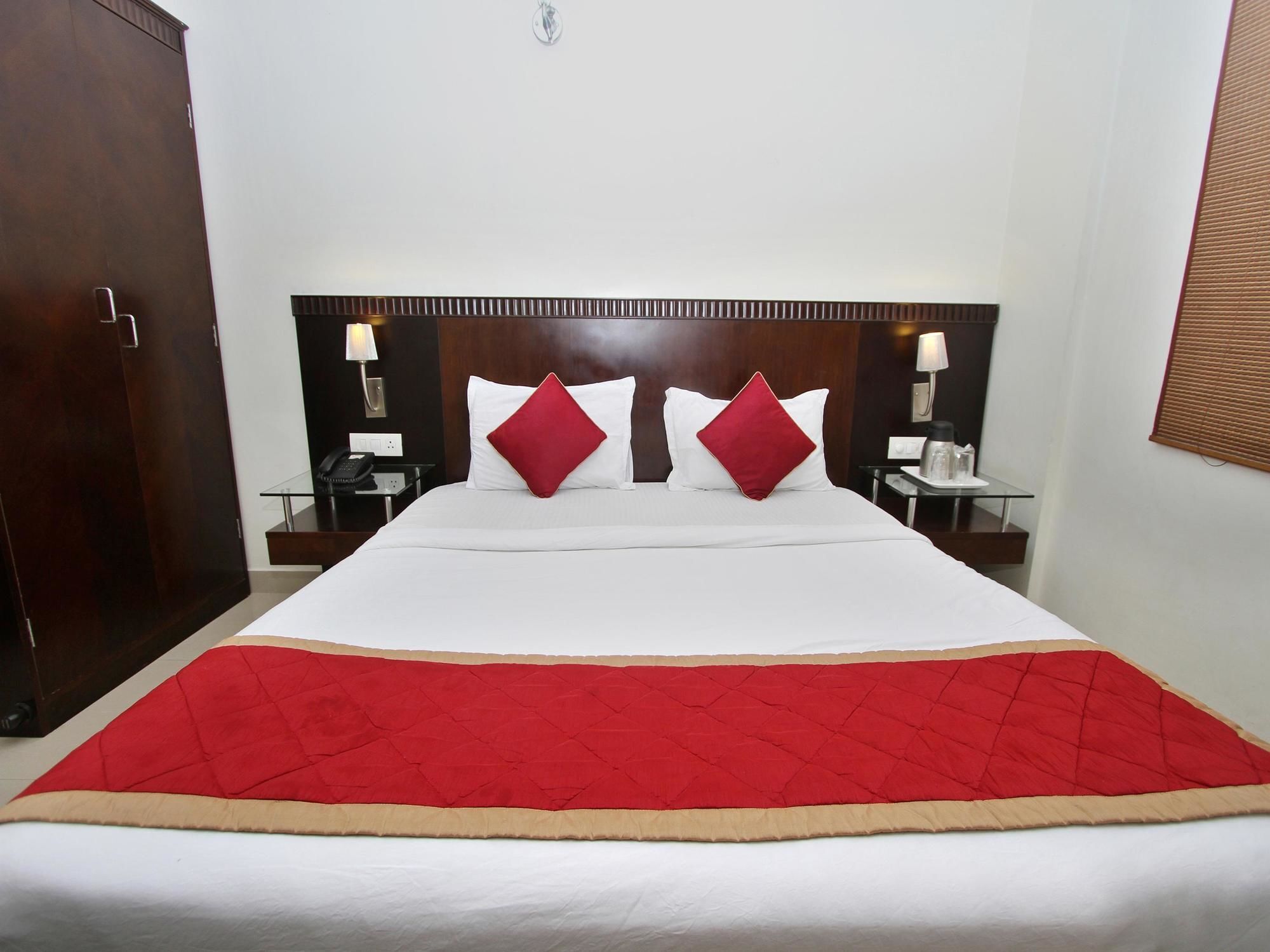 Hotel Oyo 435 Amshi International