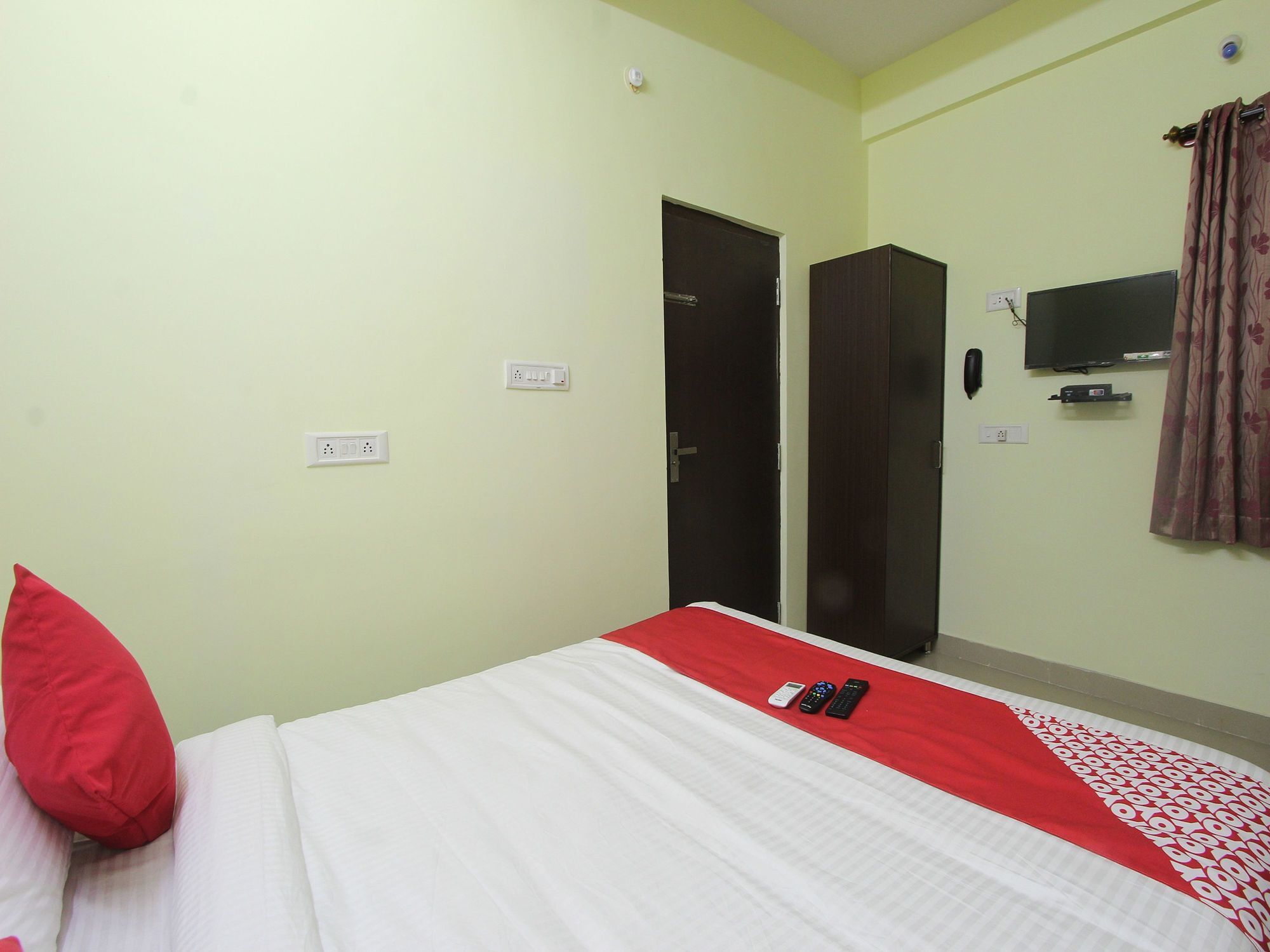 Hotel O V R Residency Near Sri Amruth Chithra Mandira 4*