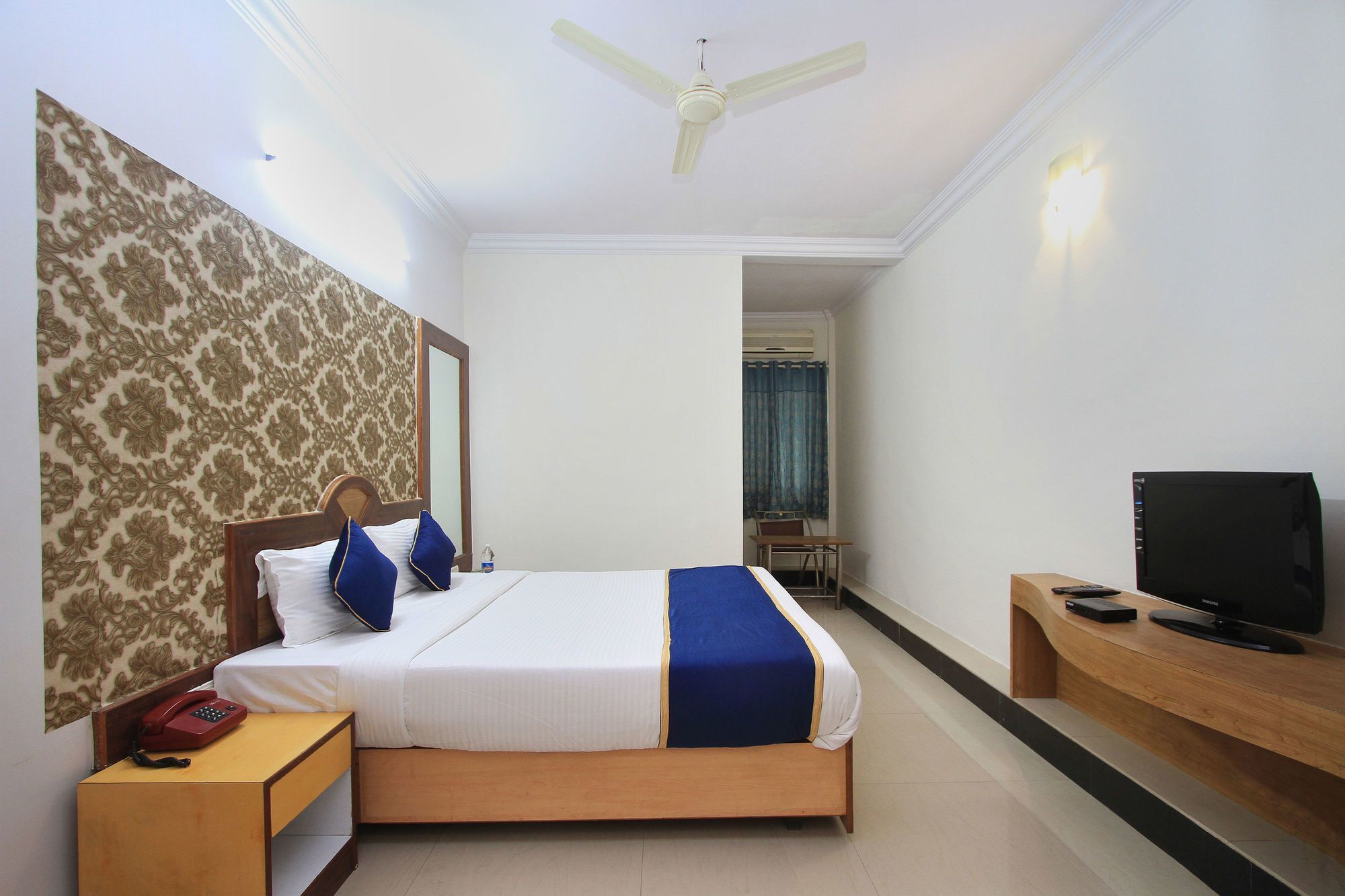 Oyo 9908 Ira Residency Hotel 2*