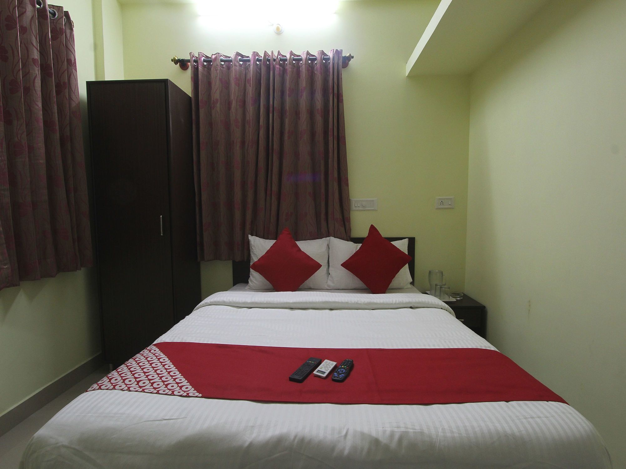 Hotel O V R Residency Near Sri Amruth Chithra Mandira 4*