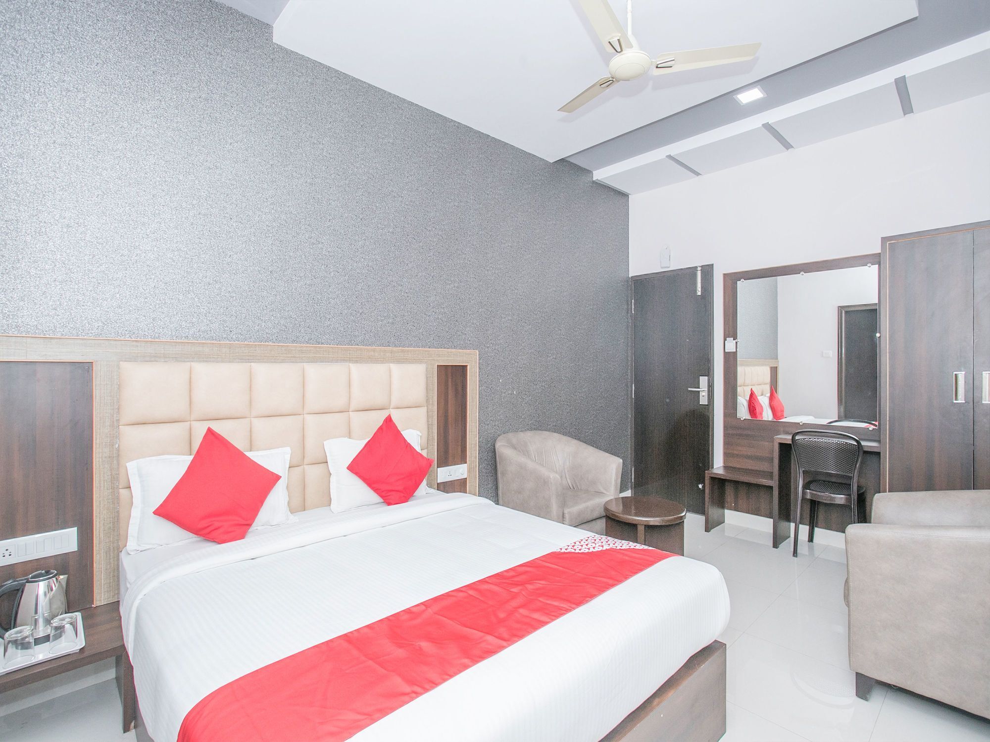 Oyo 15352 Sahara Hotel Bangalore