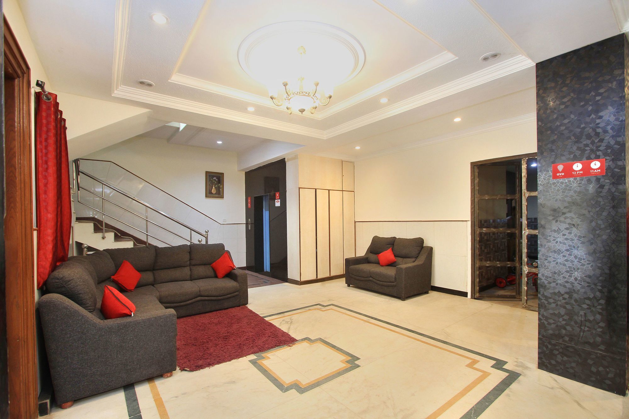 Oyo 9908 Ira Residency 2*