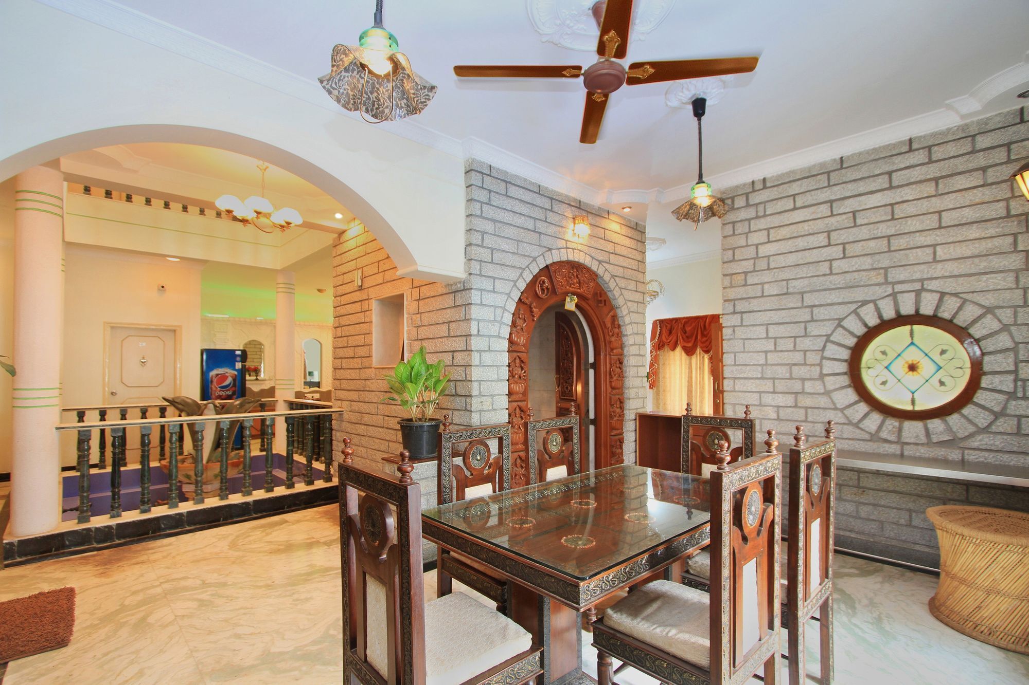 Oyo 10438 Hotel 3*