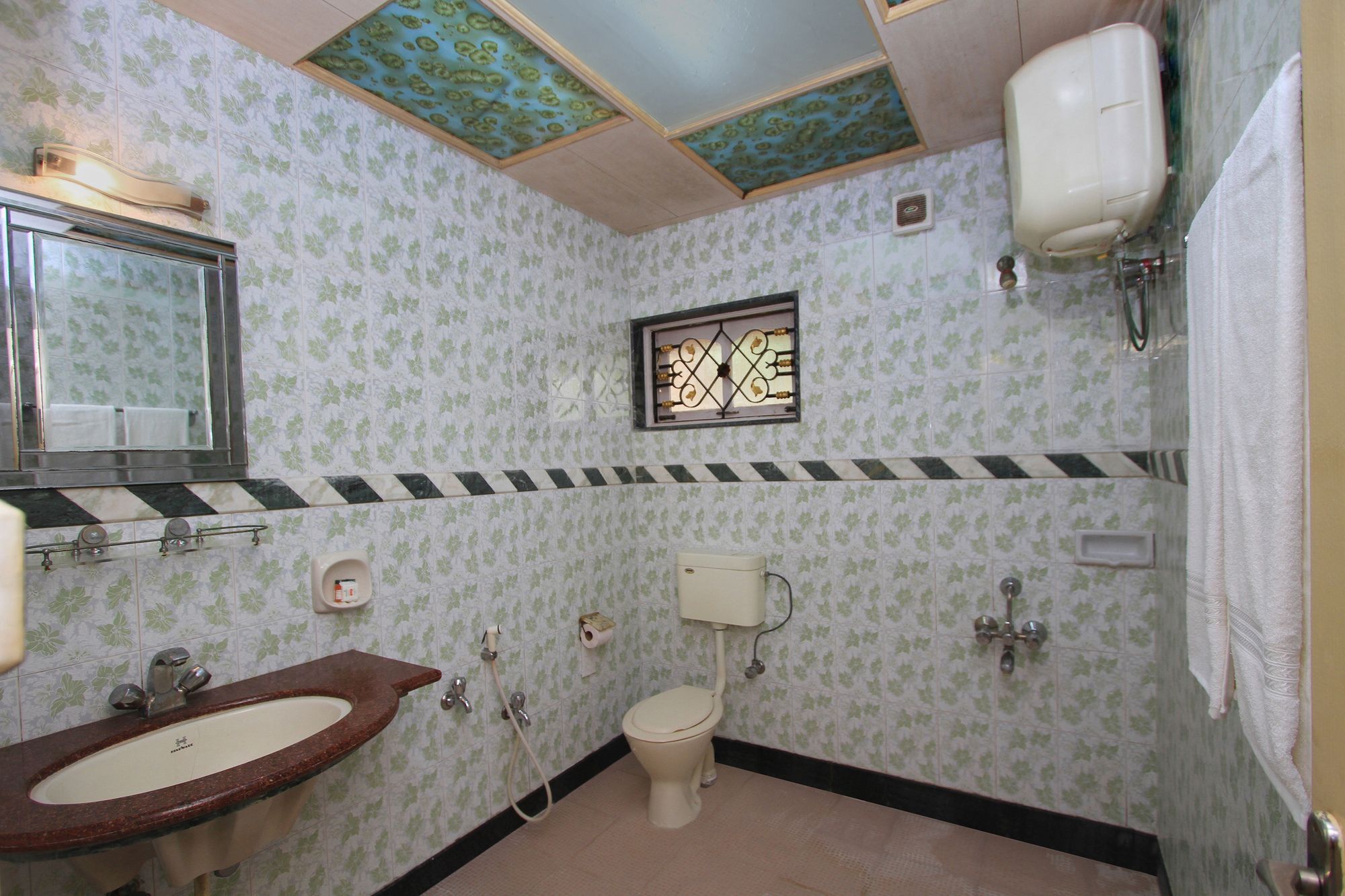 Hotel Oyo 10438