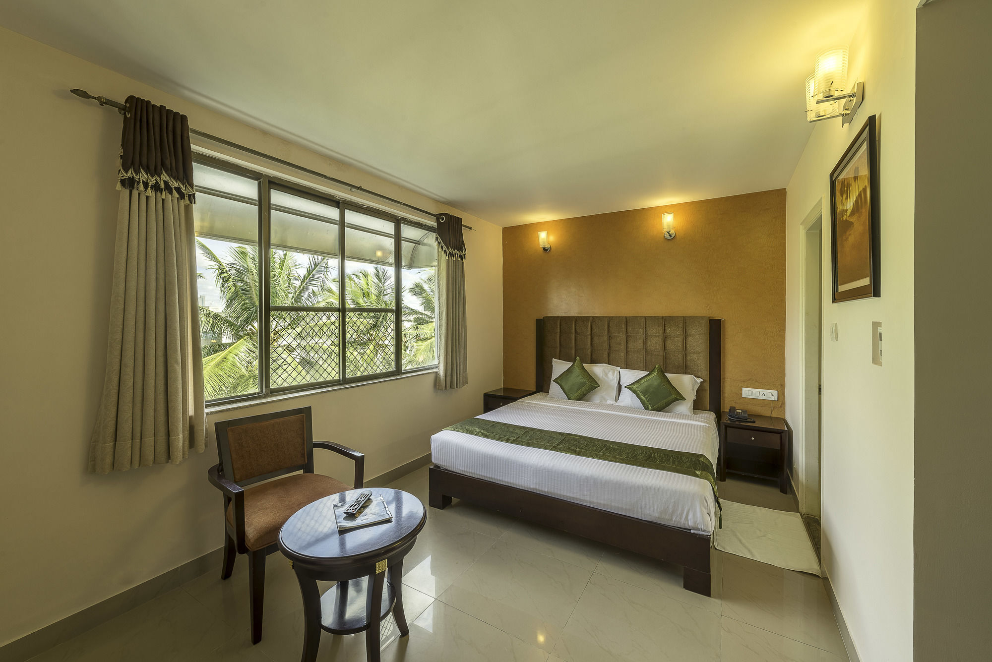Treebo Crystal Castle 3* Bangalore