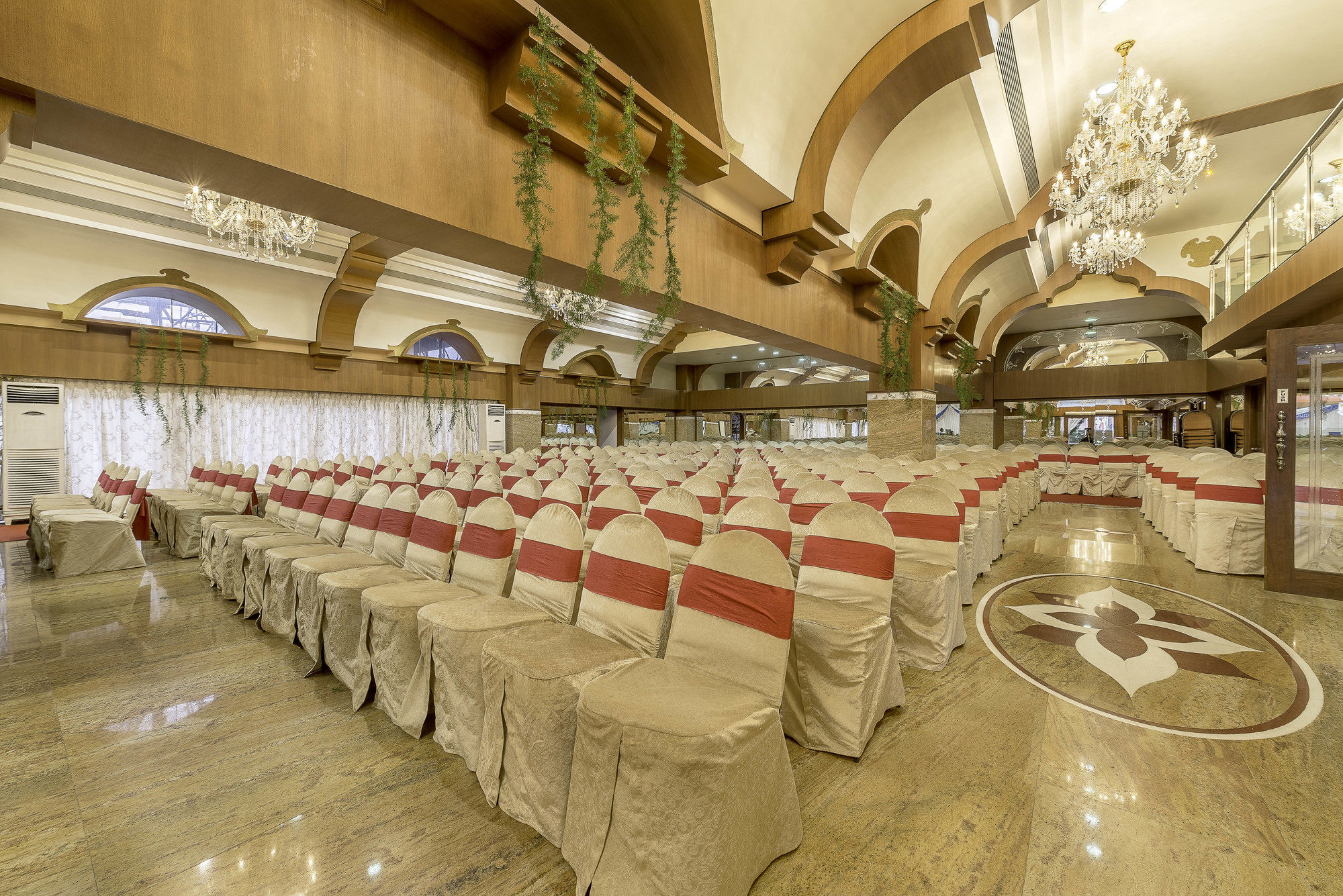 Hotel Treebo Crystal Castle