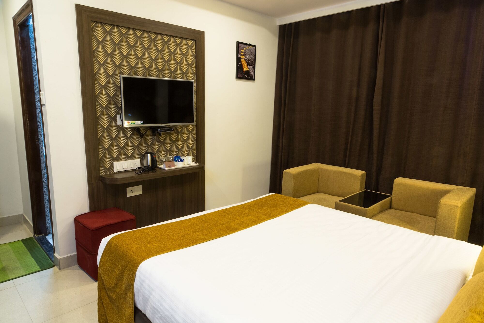 The Porch Hotel/service 3*