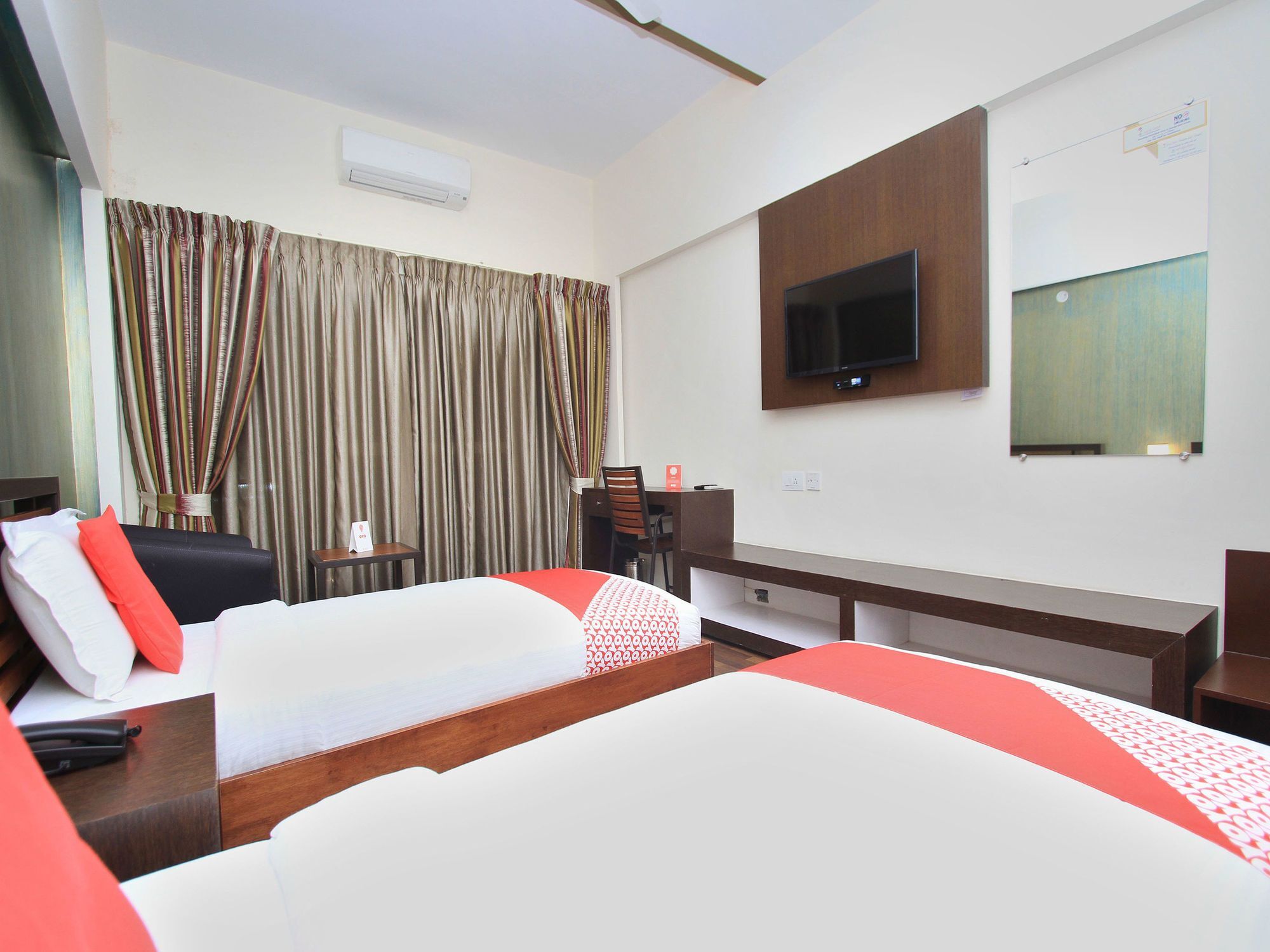 Hotel Capital O 13090 Astor