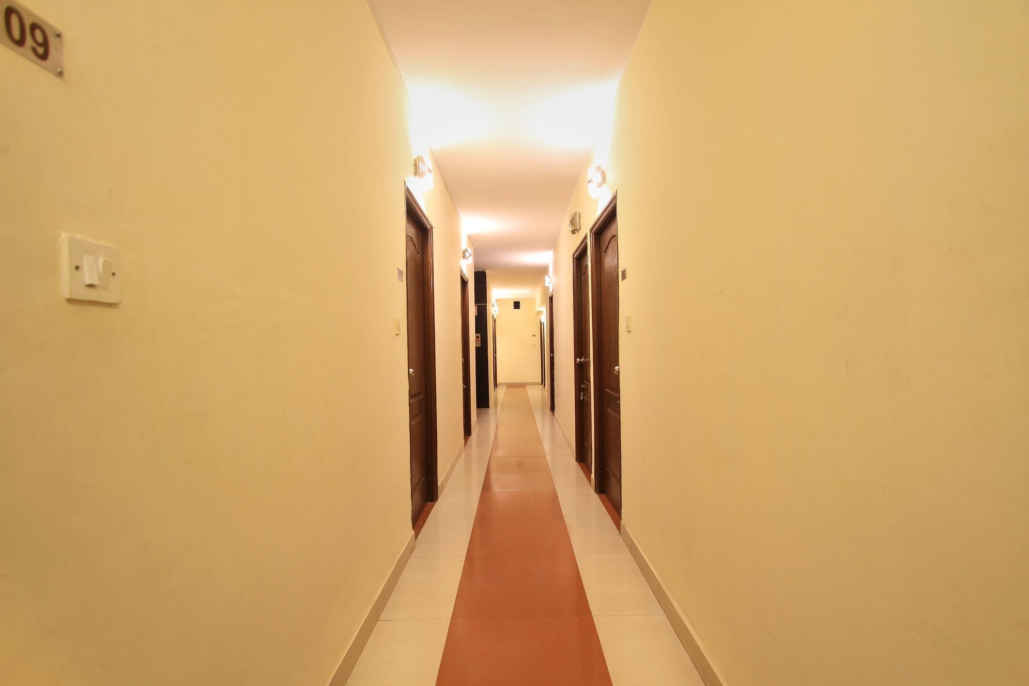 Oyo 648 Cottonpet Hotel