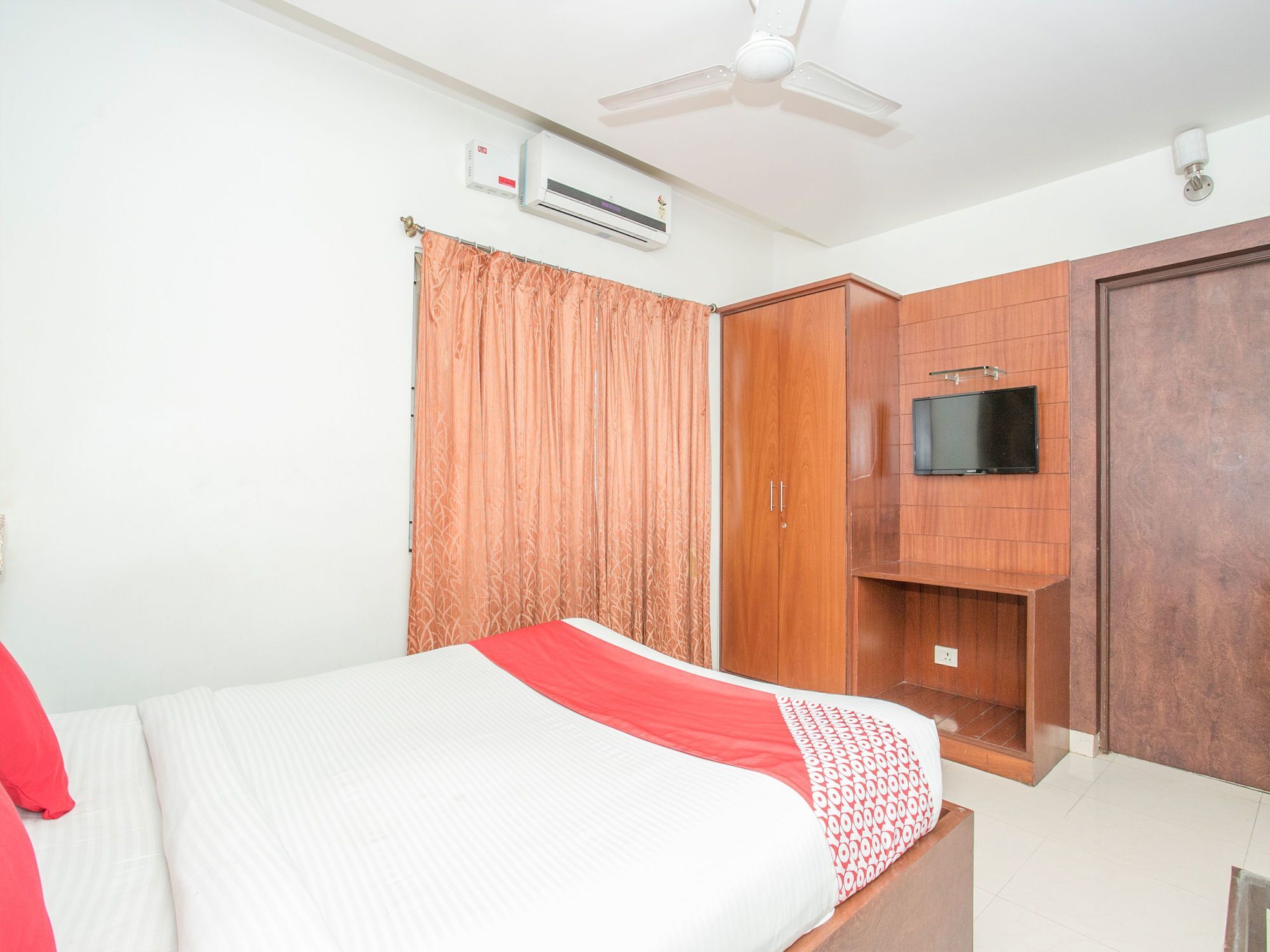 O Status Executive Room's 3*