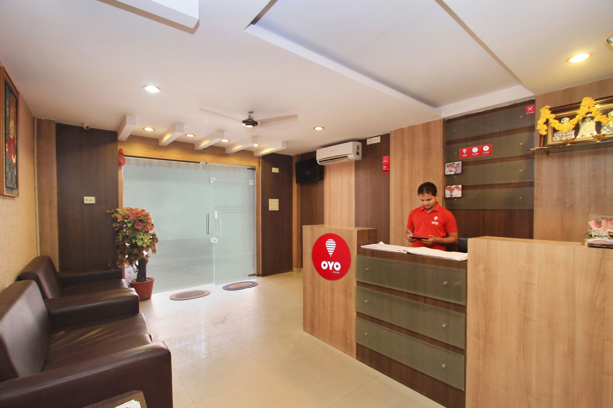 Oyo 648 Cottonpet Hotel 3*