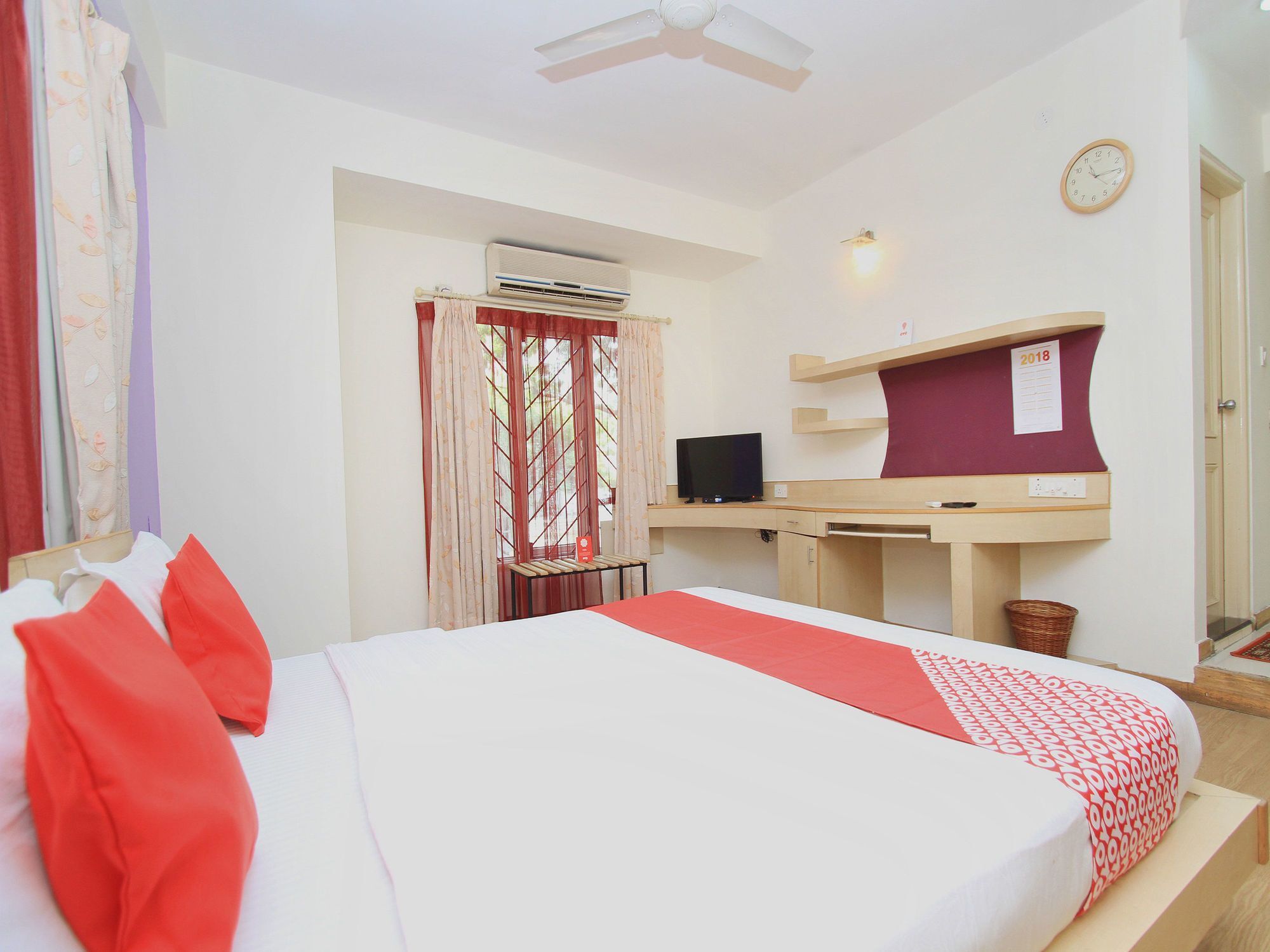 Oyo 3023 Compact Lavelle Road Bangalore