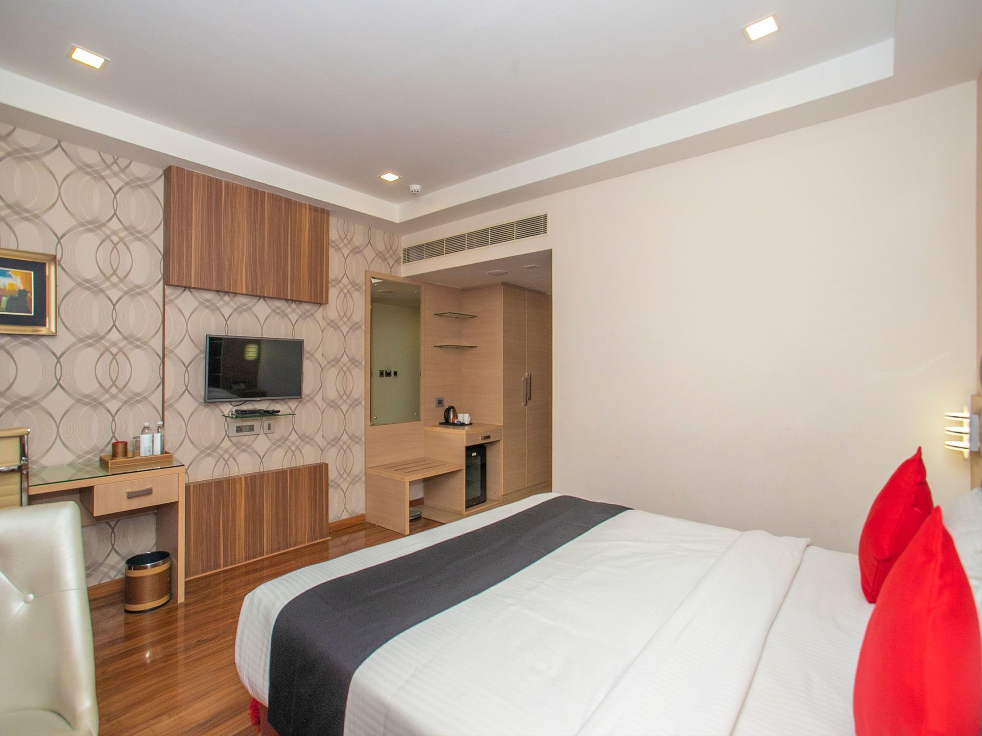 Capital O 15186 Sahar Pavillion Bangalore