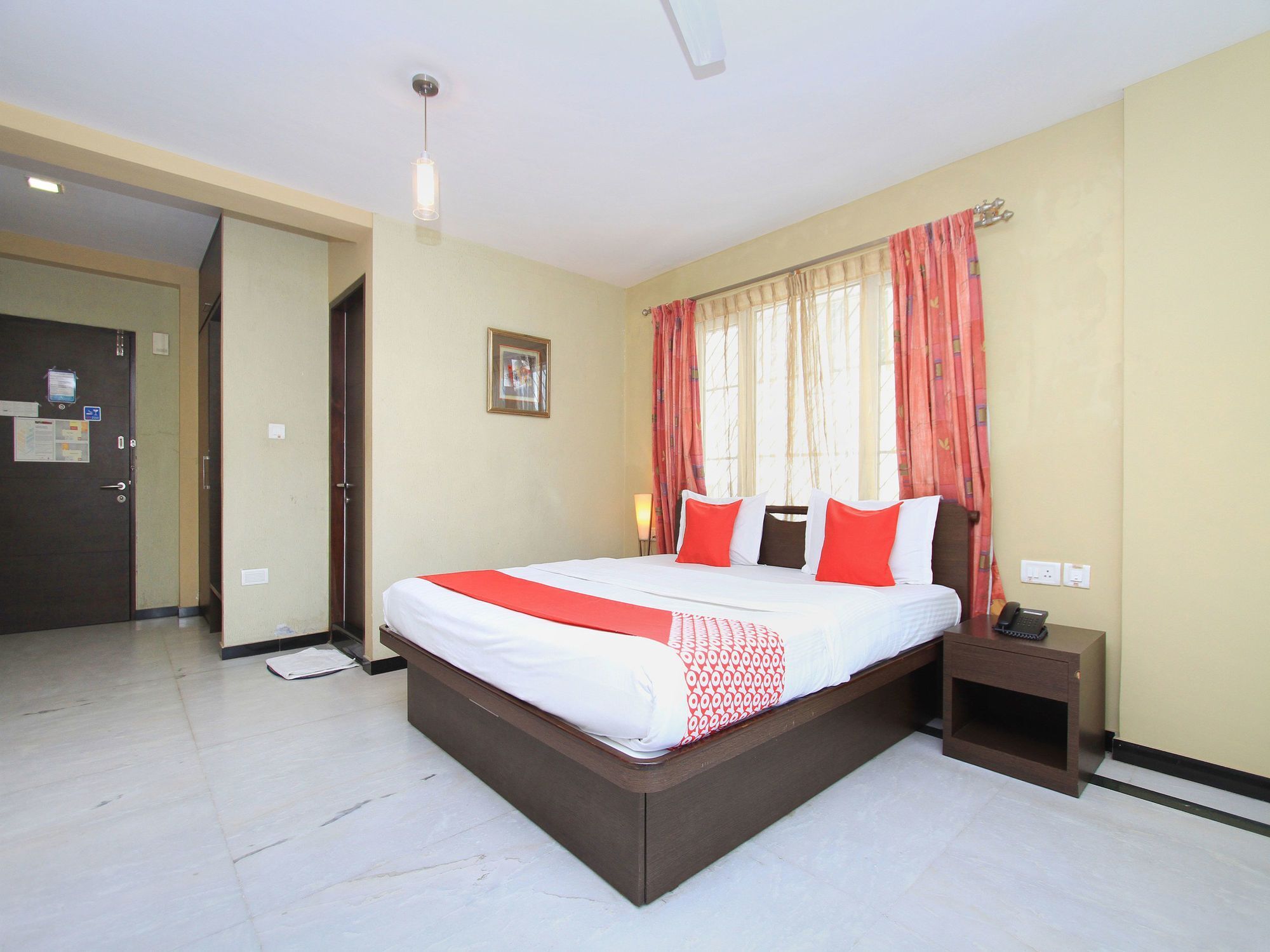 Oyo 3023 Compact Lavelle Road Bangalore