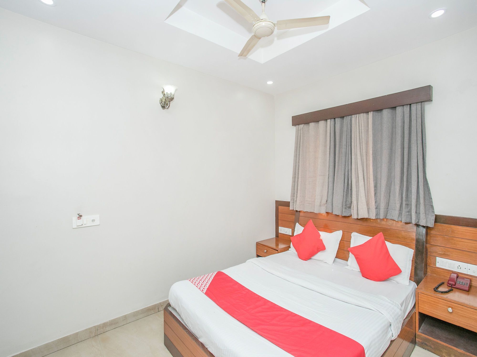Oyo 13021 Park Palace Bangalore
