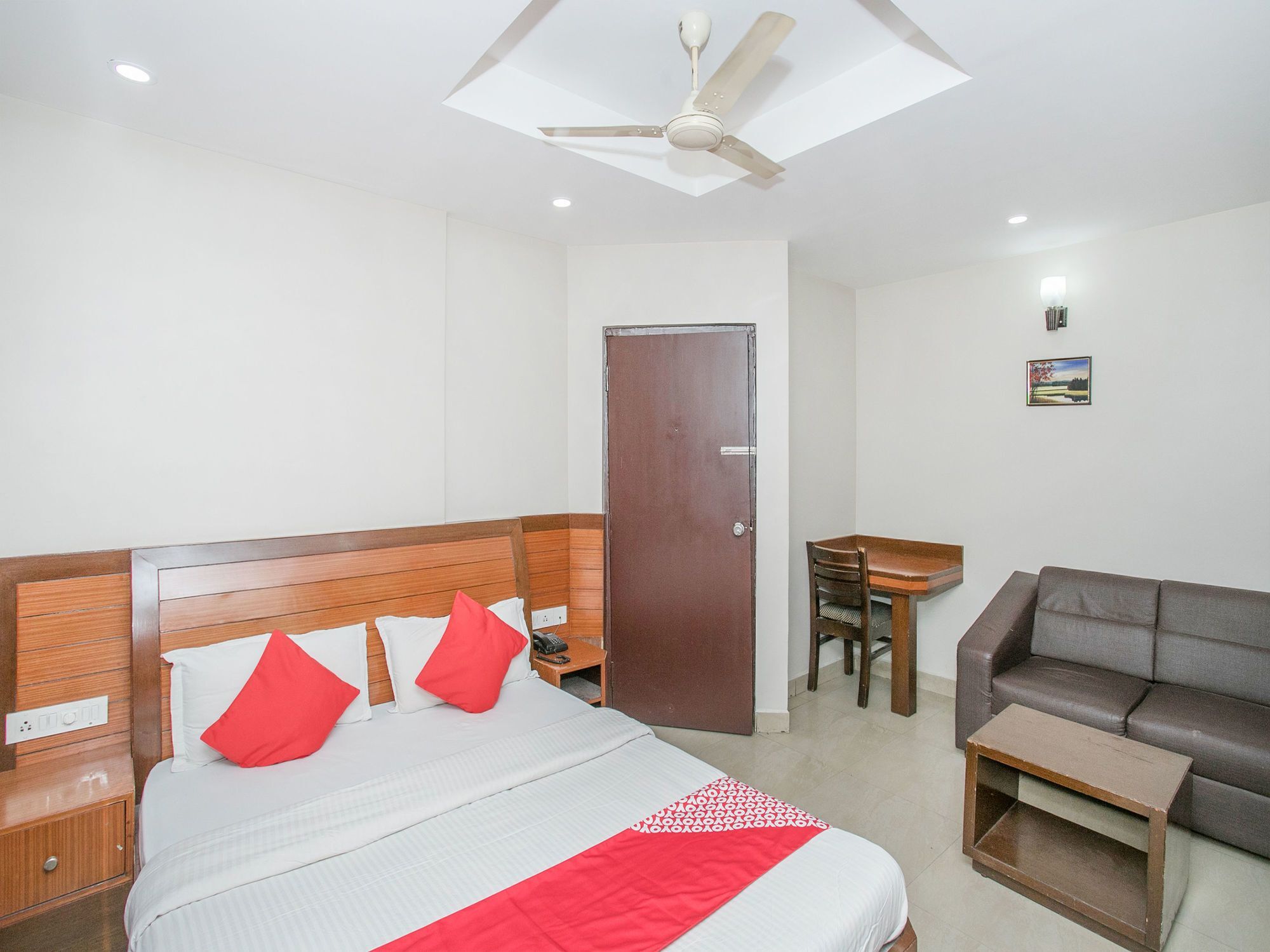 Inn Oyo 13021 Park Palace *