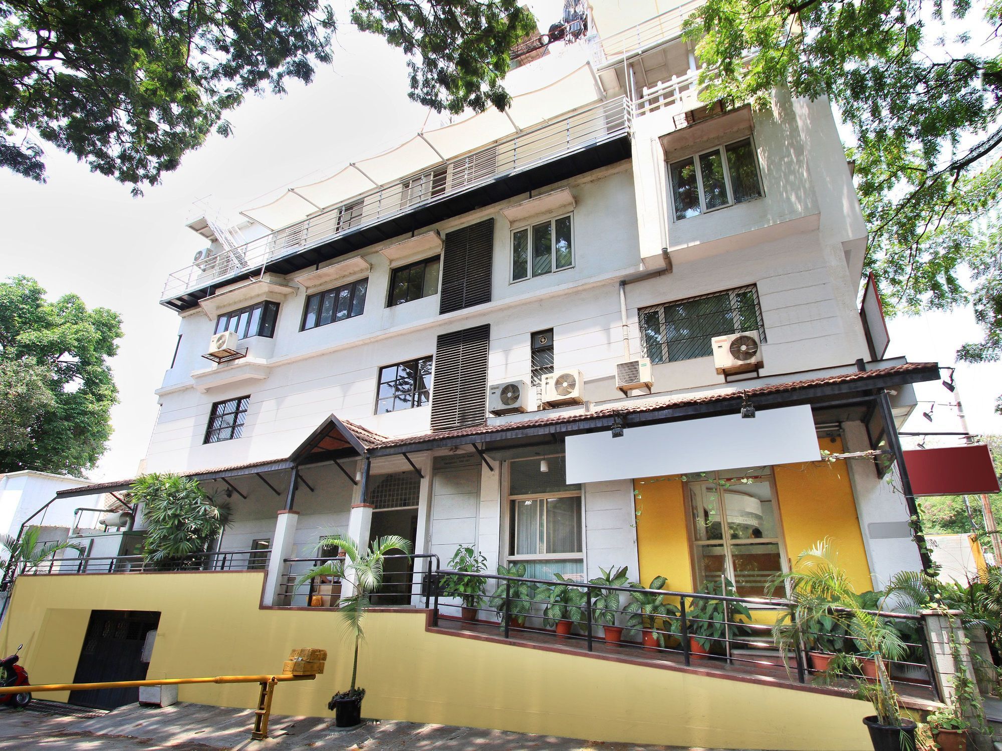Hotel Oyo 3023 Compact Lavelle Road