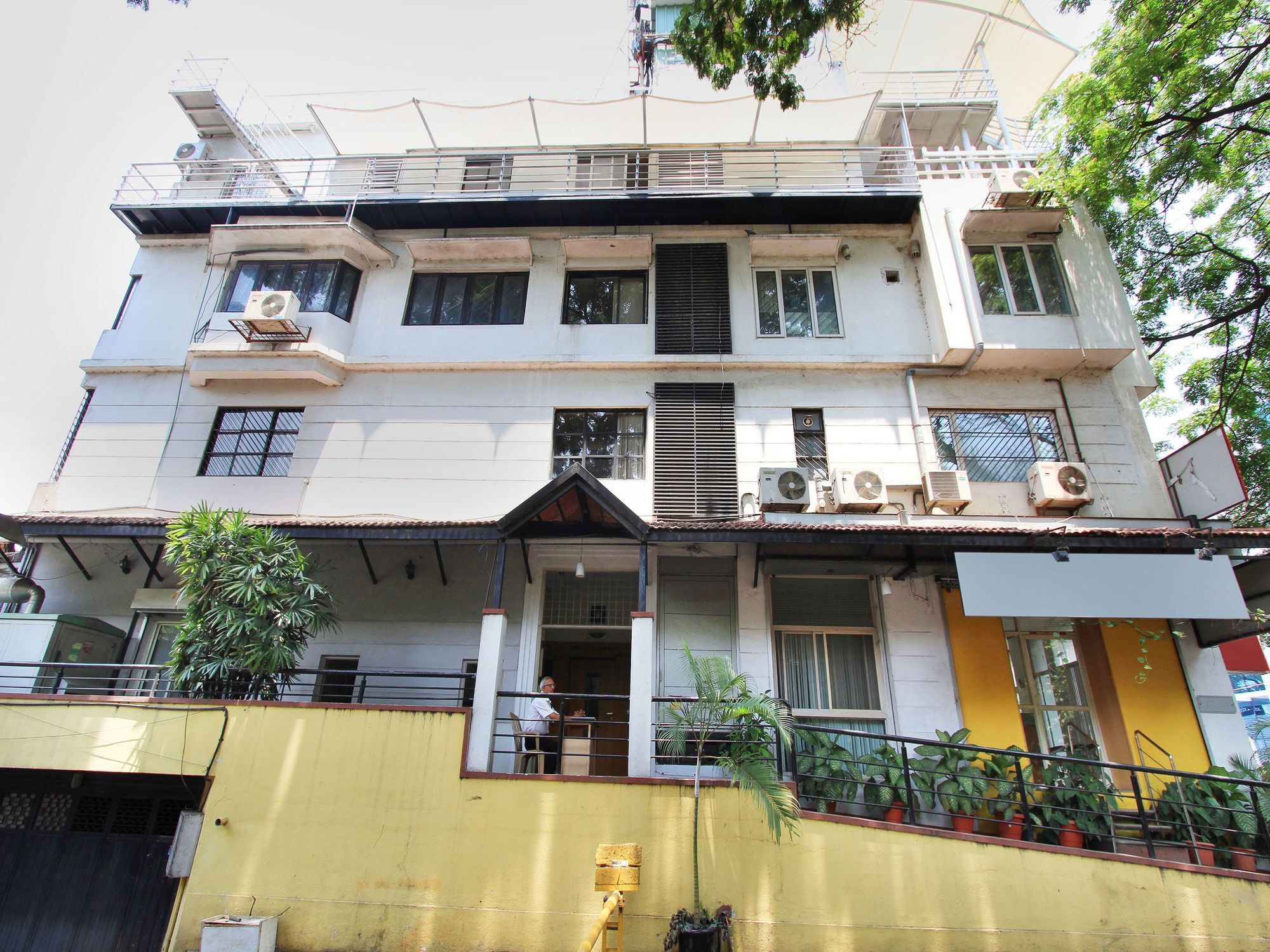 Hotel Oyo 3023 Compact Lavelle Road