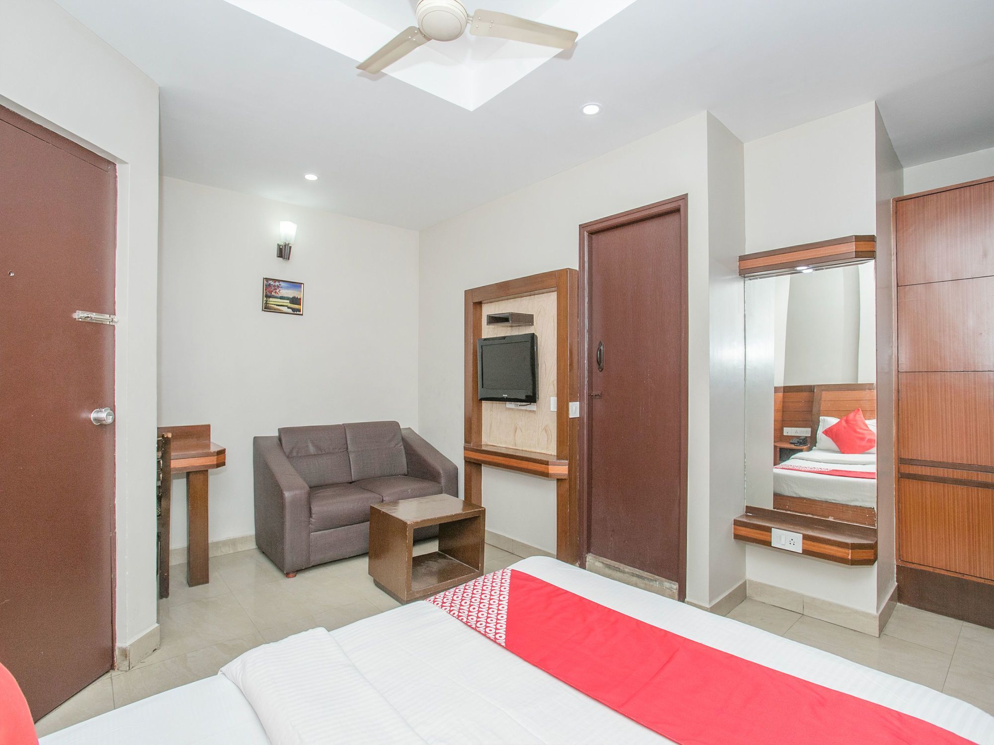 Oyo 13021 Park Palace Bangalore