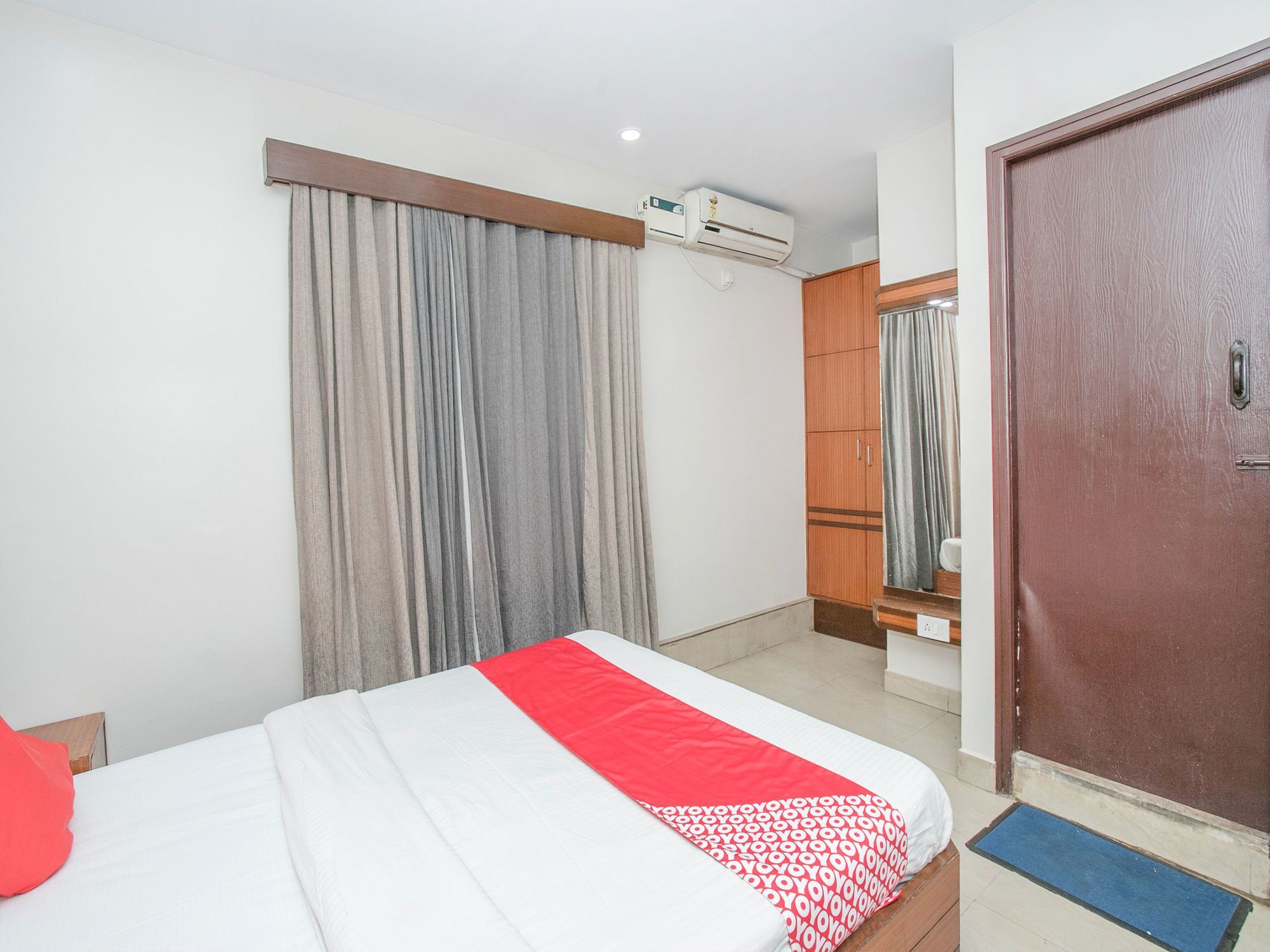 Inn Oyo 13021 Park Palace Bangalore