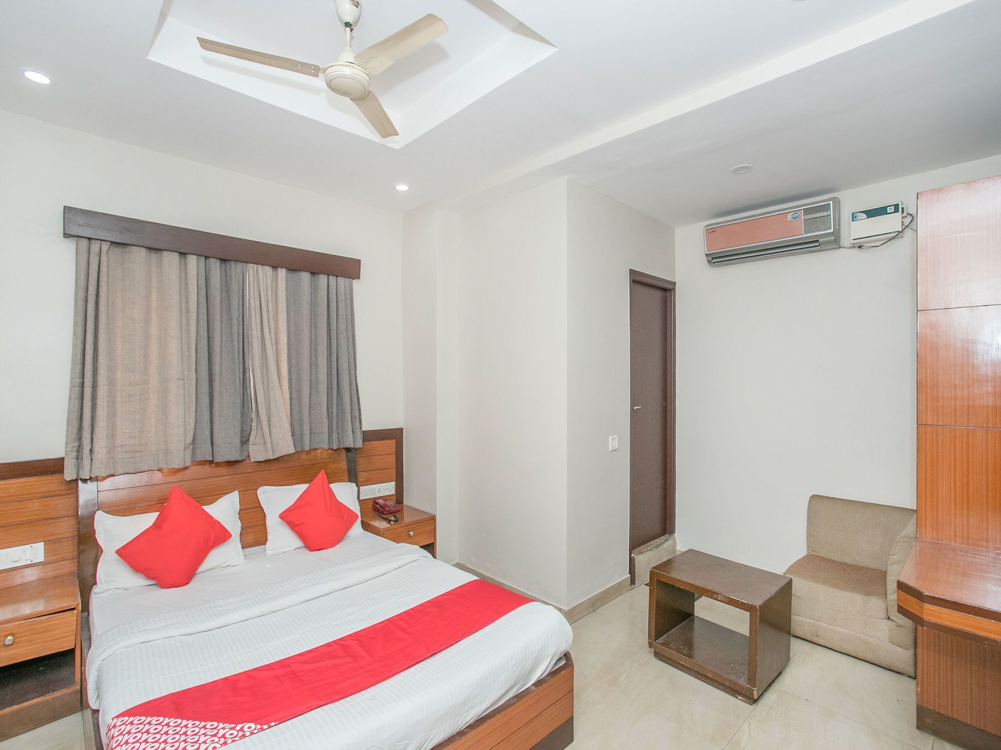 Oyo 13021 Park Palace Inn Bangalore