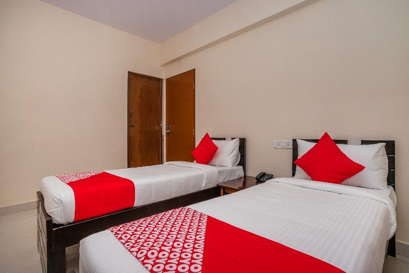 Hotel Collection O 18971 Rv Vidyaniketan 3*