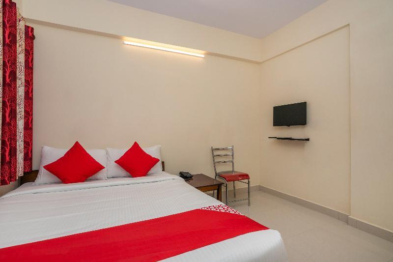 Collection O 18971 Rv Vidyaniketan Hotel 3*